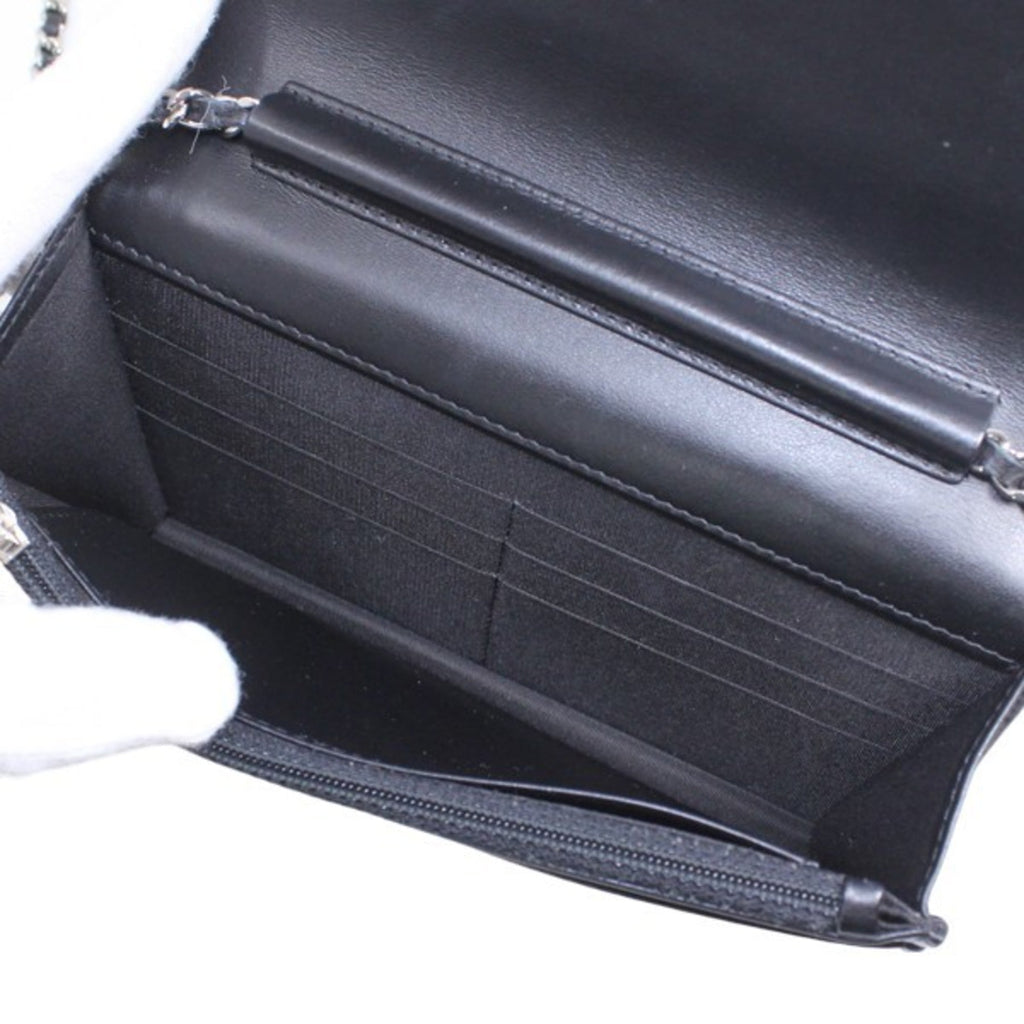 Chanel Black Leather Shoulder Bag (Pre-Owned)