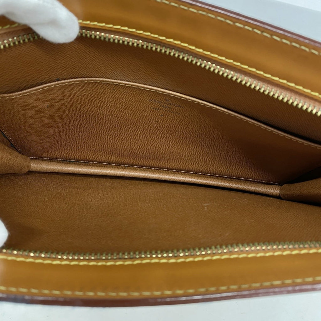 Louis Vuitton Gold Cipango Clutch Bag (Pre-Owned)