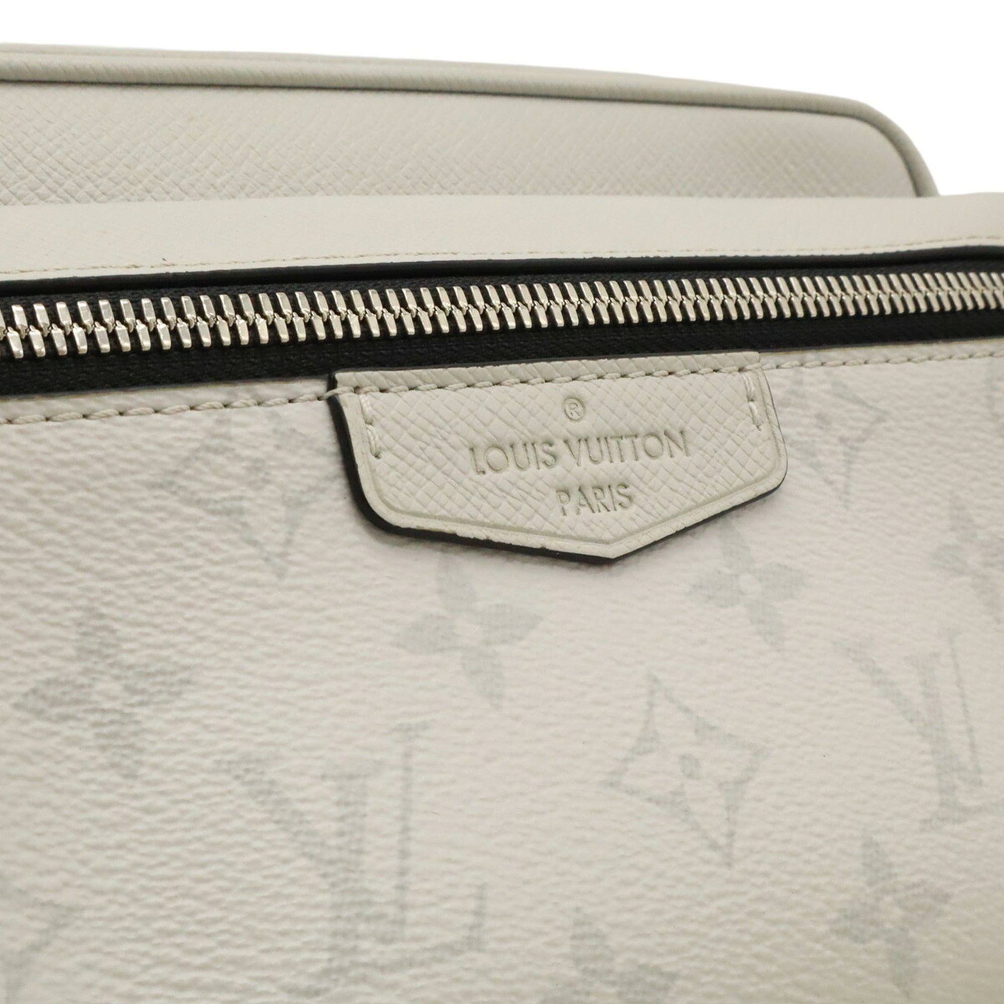 Louis Vuitton Taigarama White Taiga Leather Monogram Sling Bag (Pre-Owned)