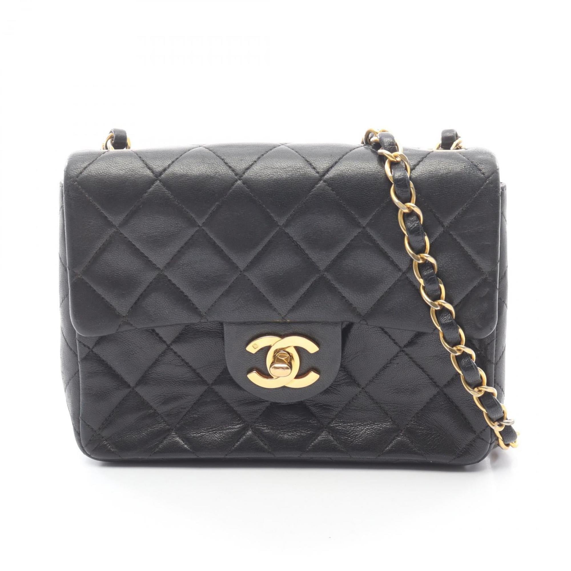 Chanel Black Leather Shoulder Bag (Pre-Owned)