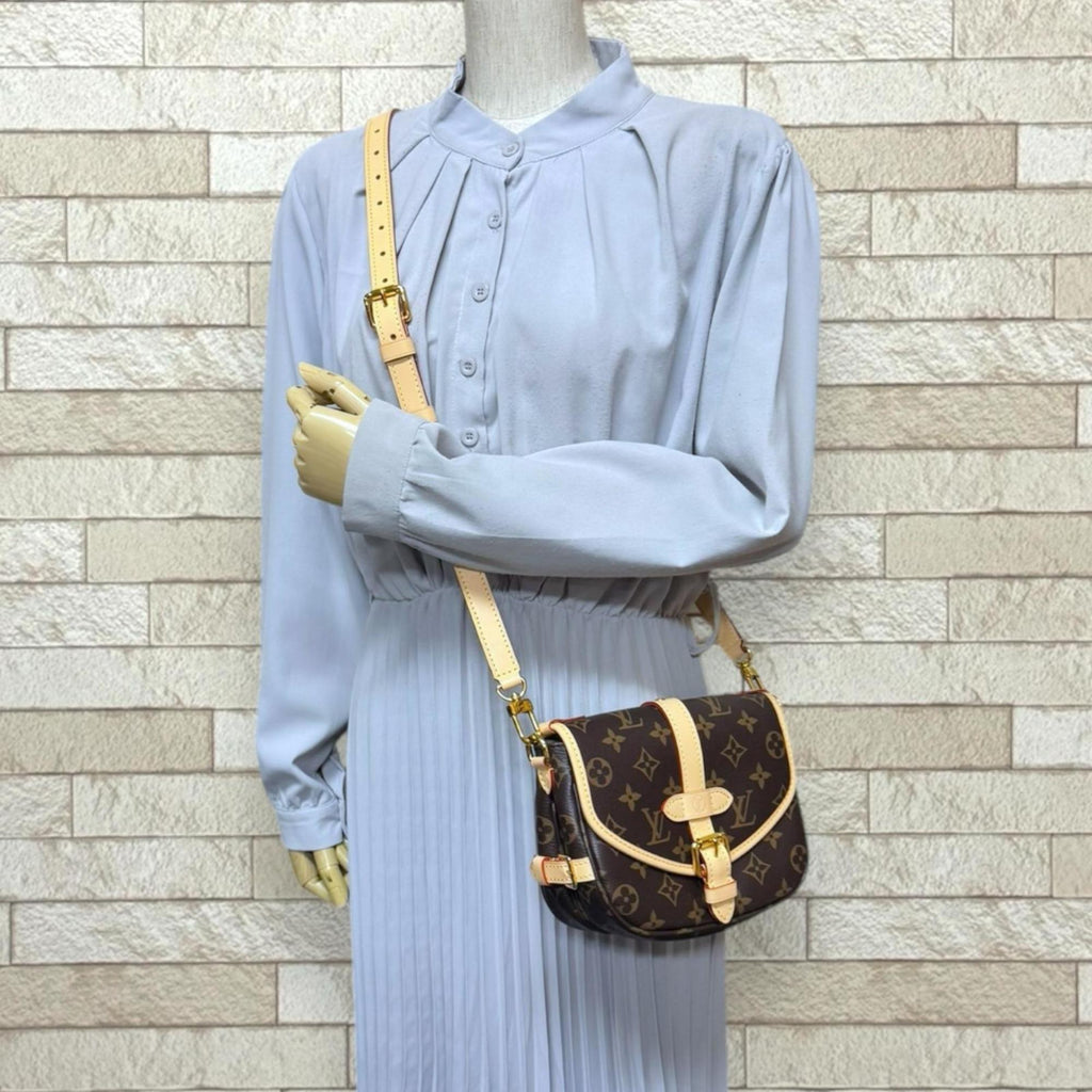 Louis Vuitton Brown Monogram Canvas Shoulder Bag (Pre-Owned)