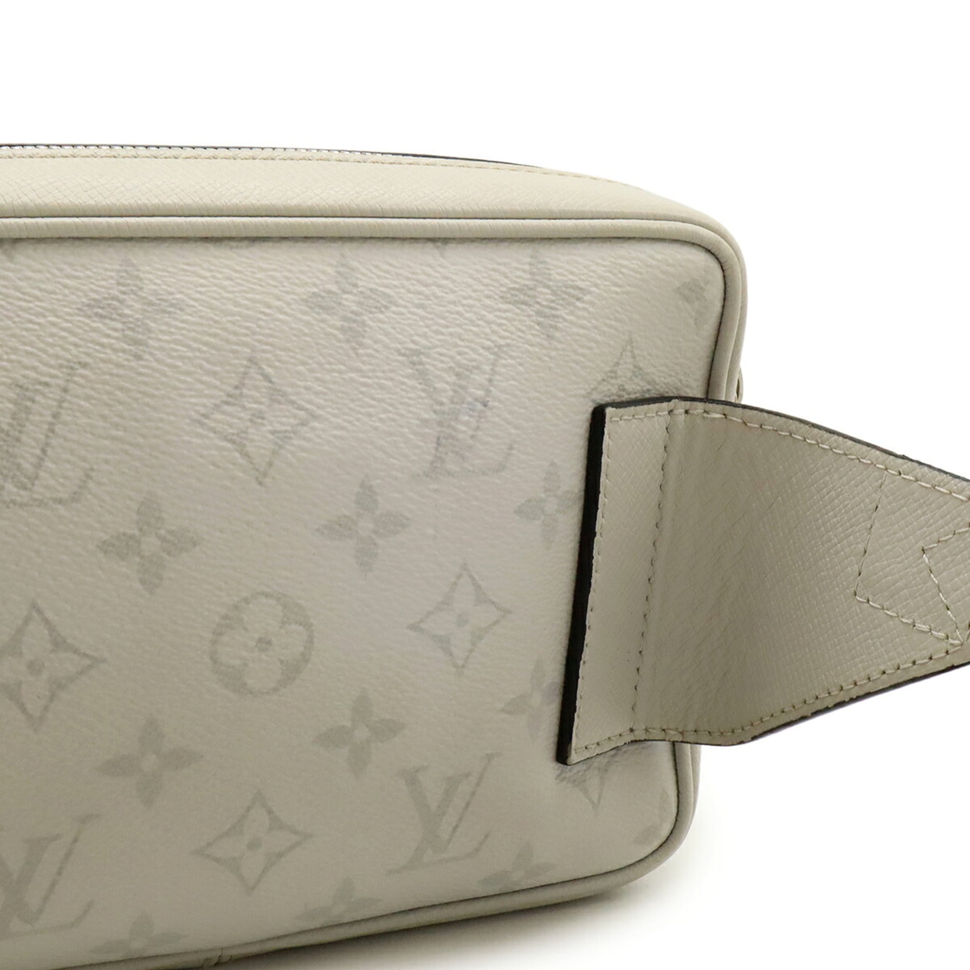Louis Vuitton Taigarama White Taiga Leather Monogram Sling Bag (Pre-Owned)