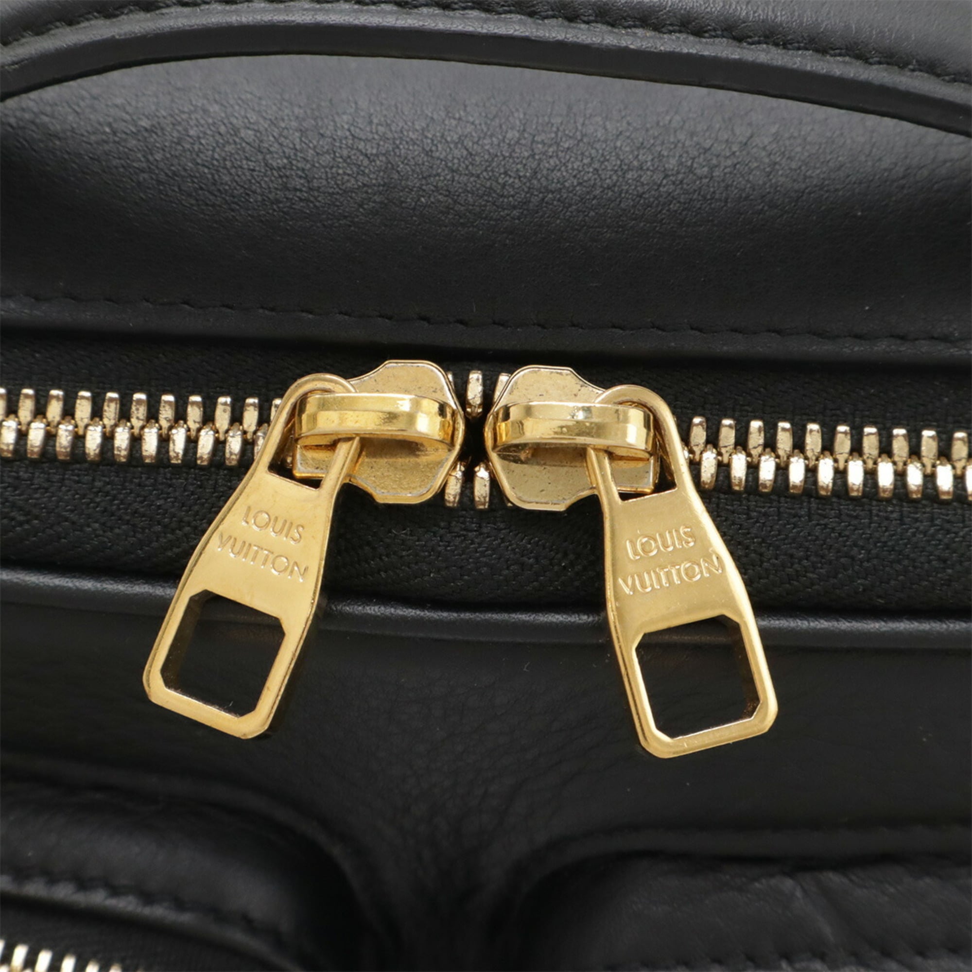 Louis Vuitton Black Leather Clutch Bag Shoulder Bag (Pre-Owned)