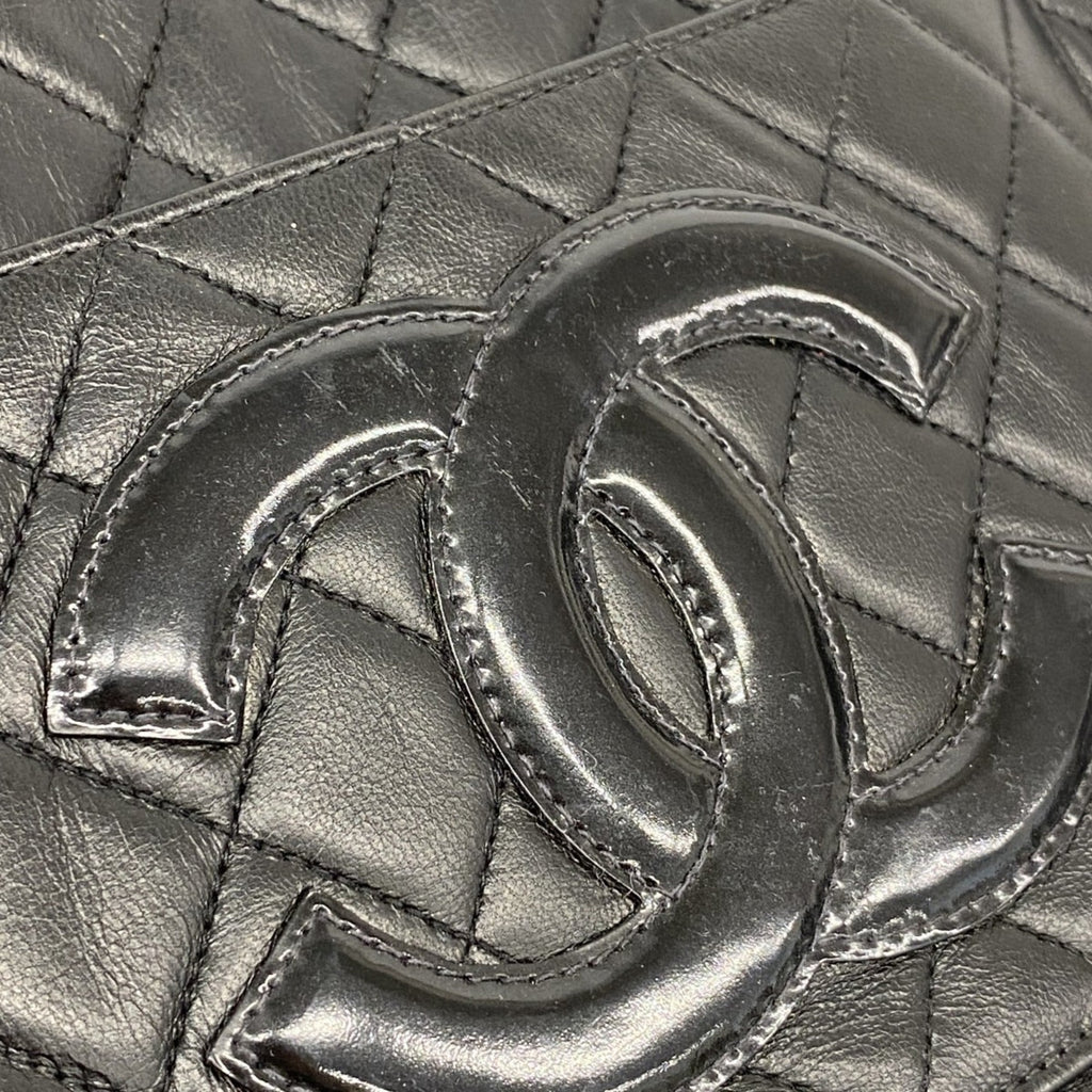Chanel Black Leather Handbag (Pre-Owned)