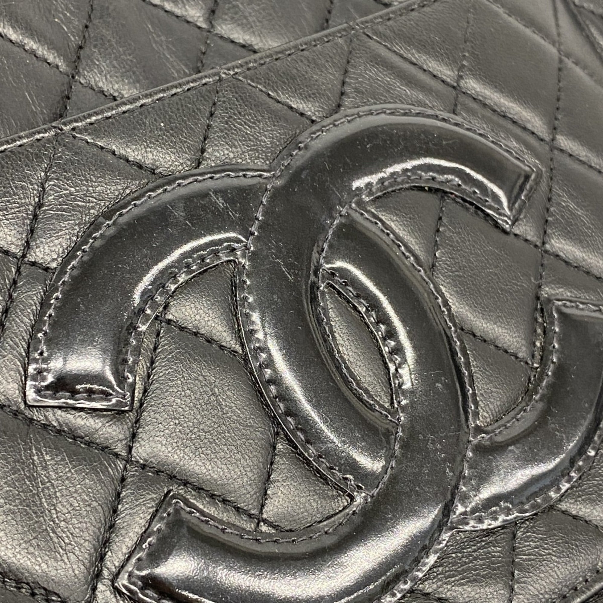 Chanel Black Leather Handbag (Pre-Owned)