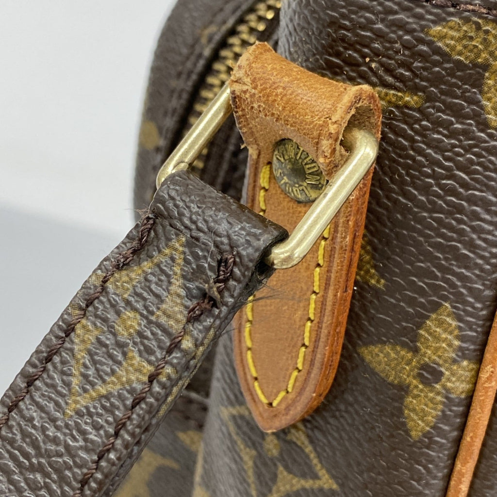 Louis Vuitton Brown Shoulder Bag (Pre-Owned)
