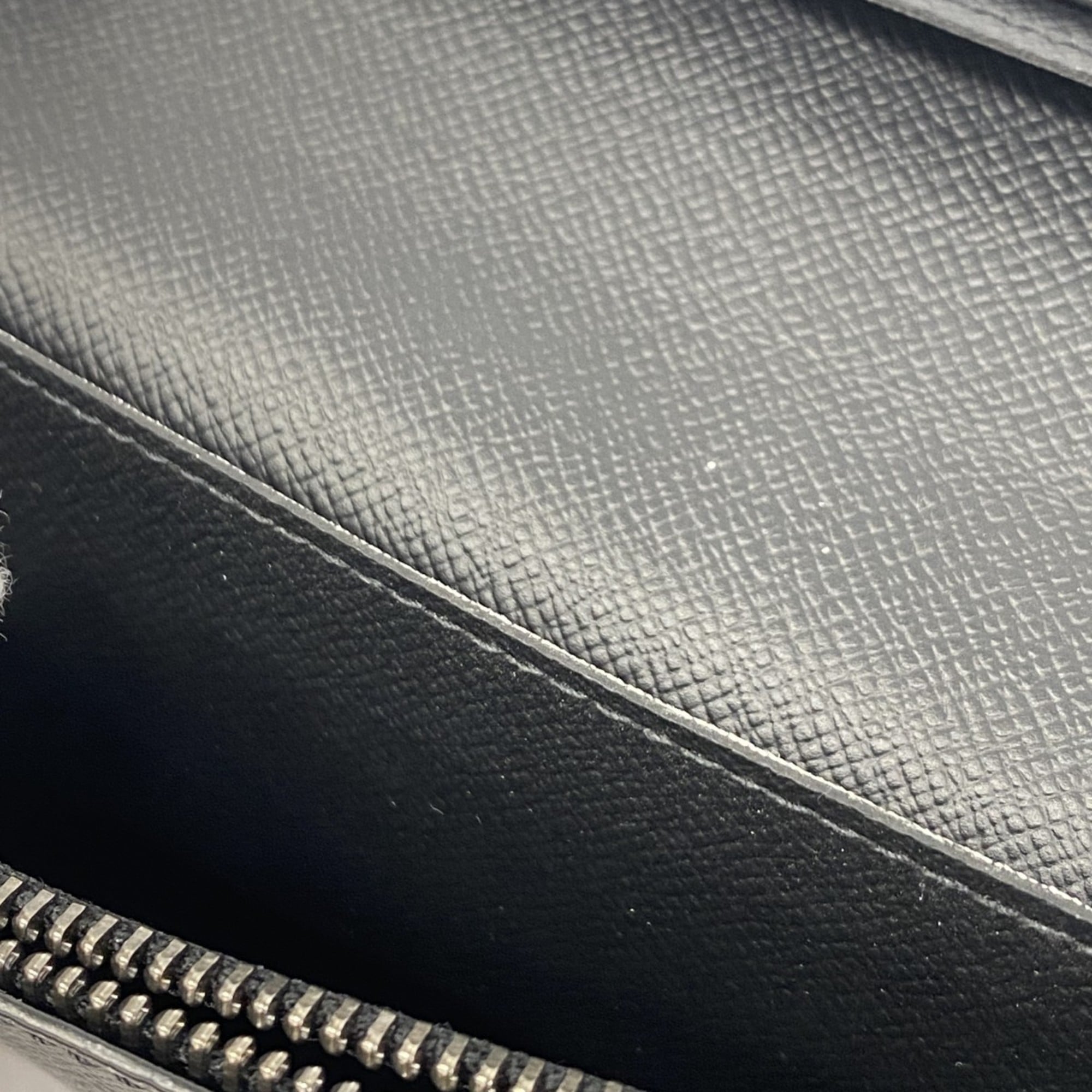 Louis Vuitton Black Long Wallet (Bi-Fold) (Pre-Owned)