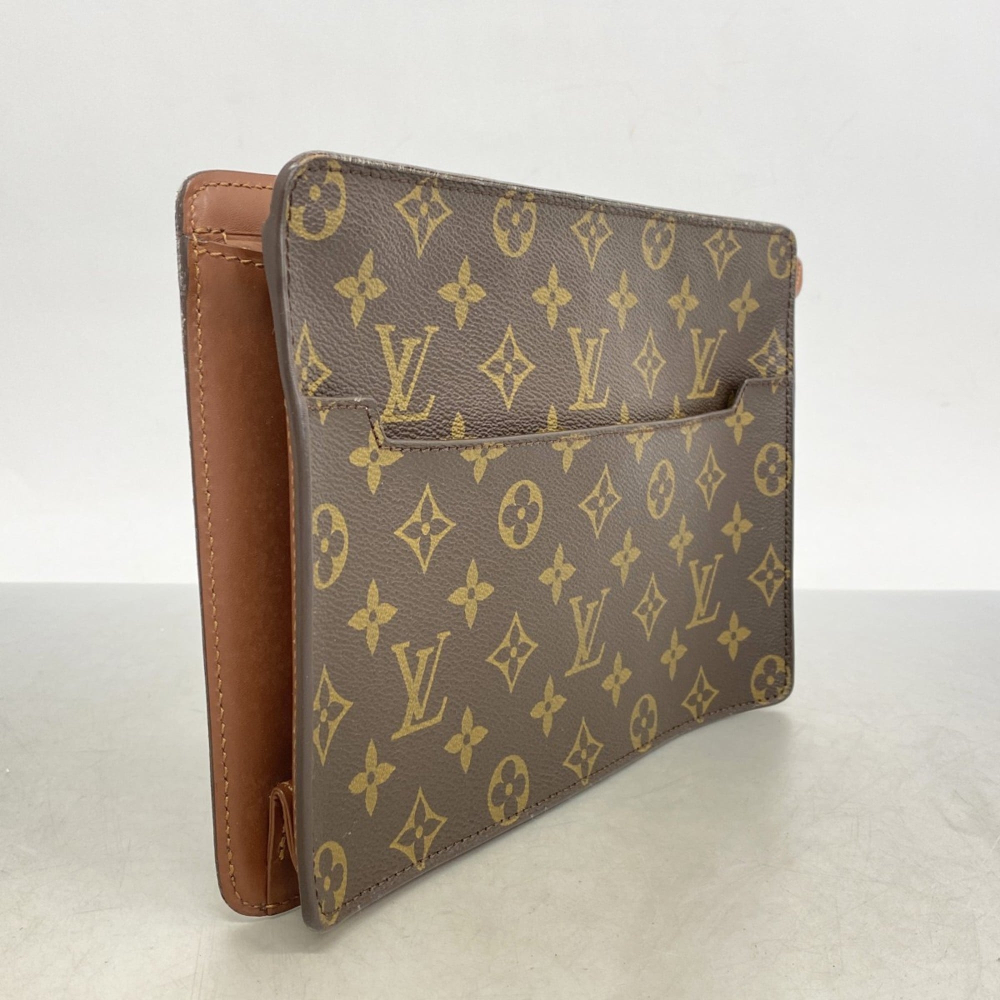 Louis Vuitton Brown Clutch Bag (Pre-Owned)