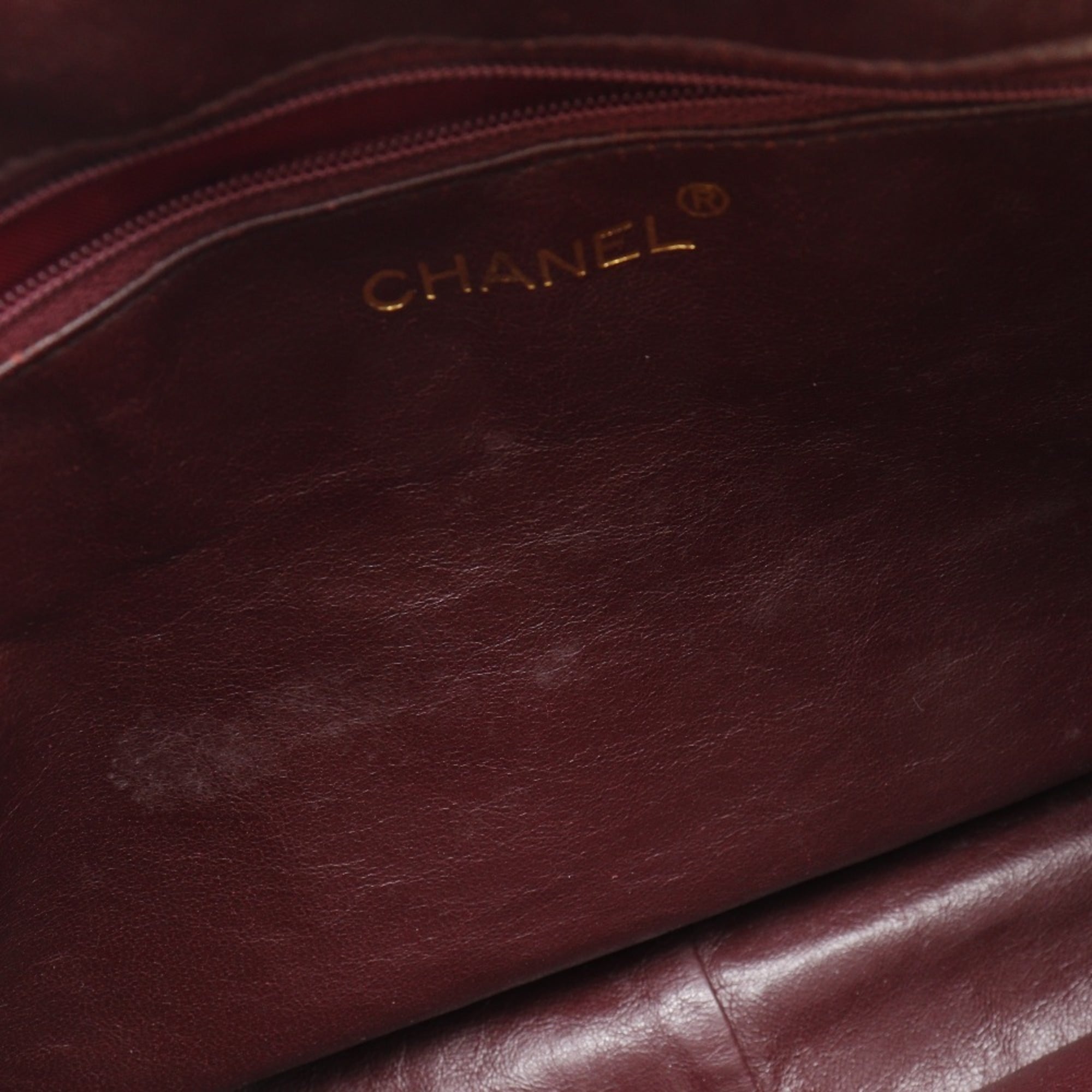 Chanel Matelasse Red Color Leather Shoulder Bag (Pre-Owned)