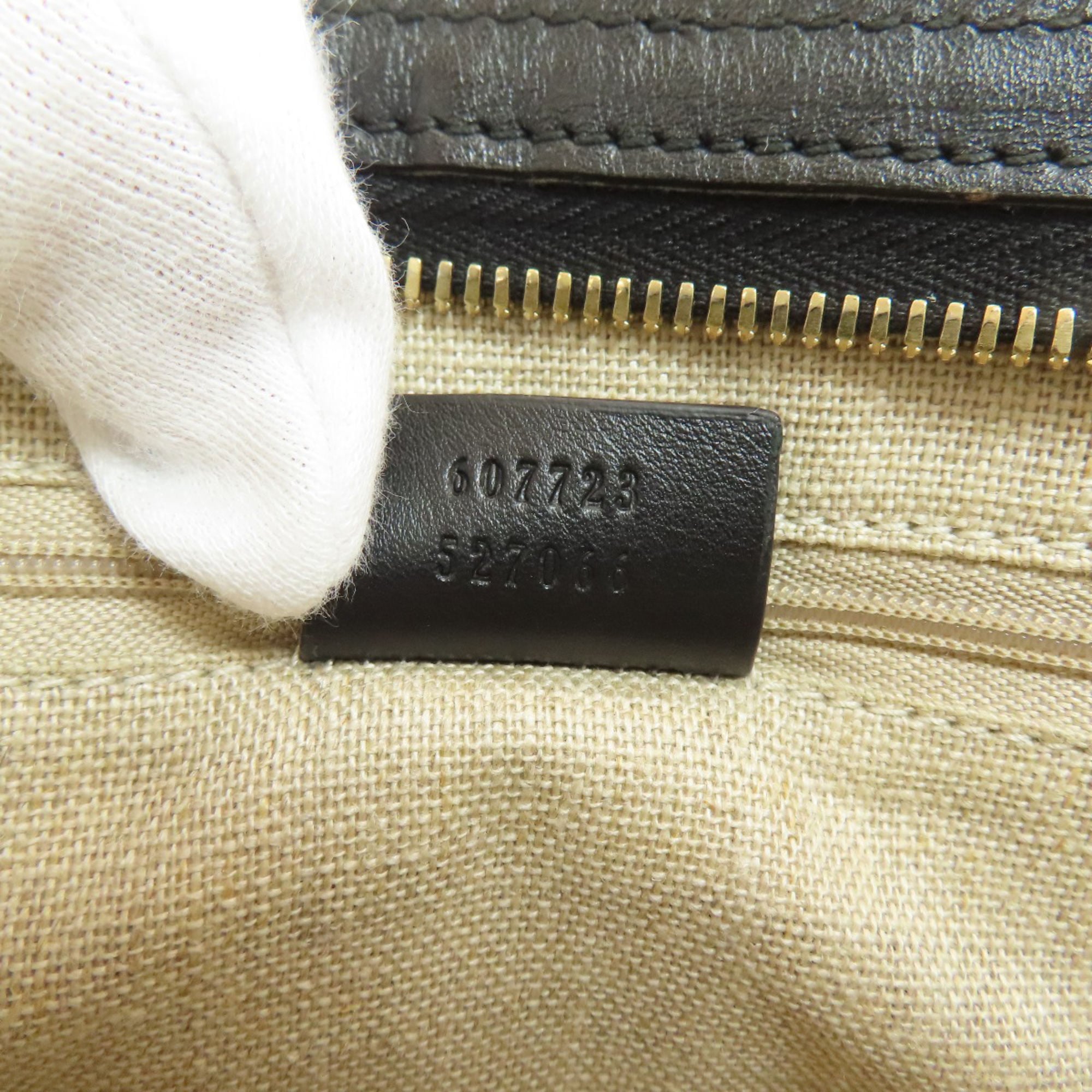 Gucci Black Leather Shoulder Bag (Pre-Owned)