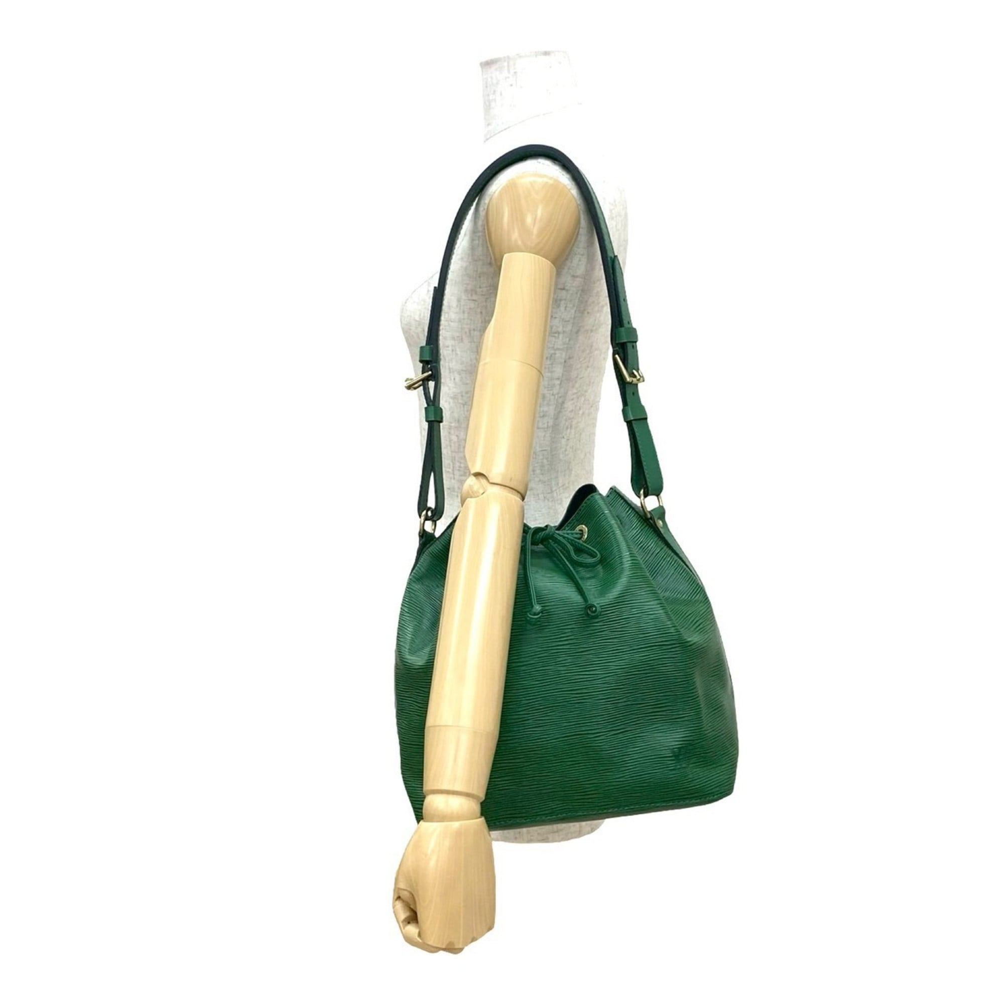 Louis Vuitton Green Epi Leather Shoulder Bag (Pre-Owned)
