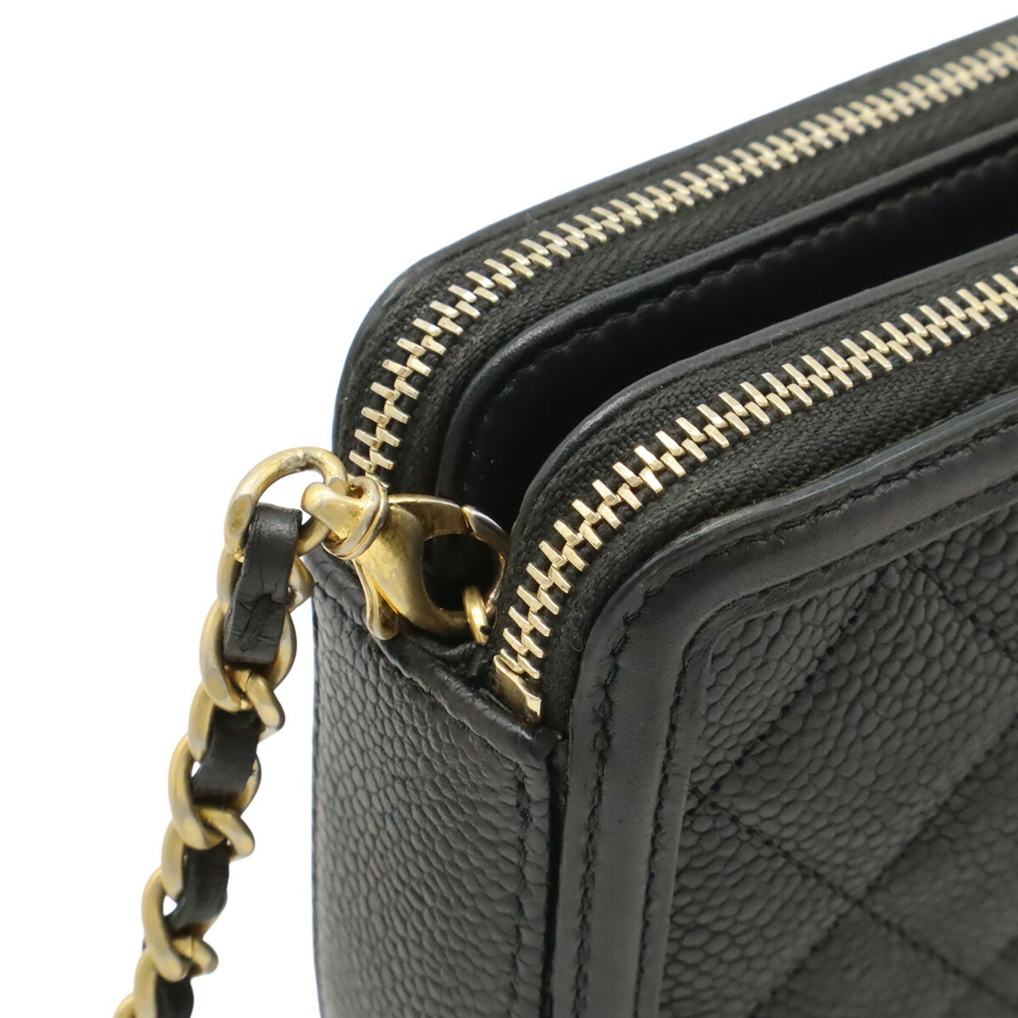 Chanel Black Grained Calfskin Pochette Shoulder Bag (Pre-Owned)