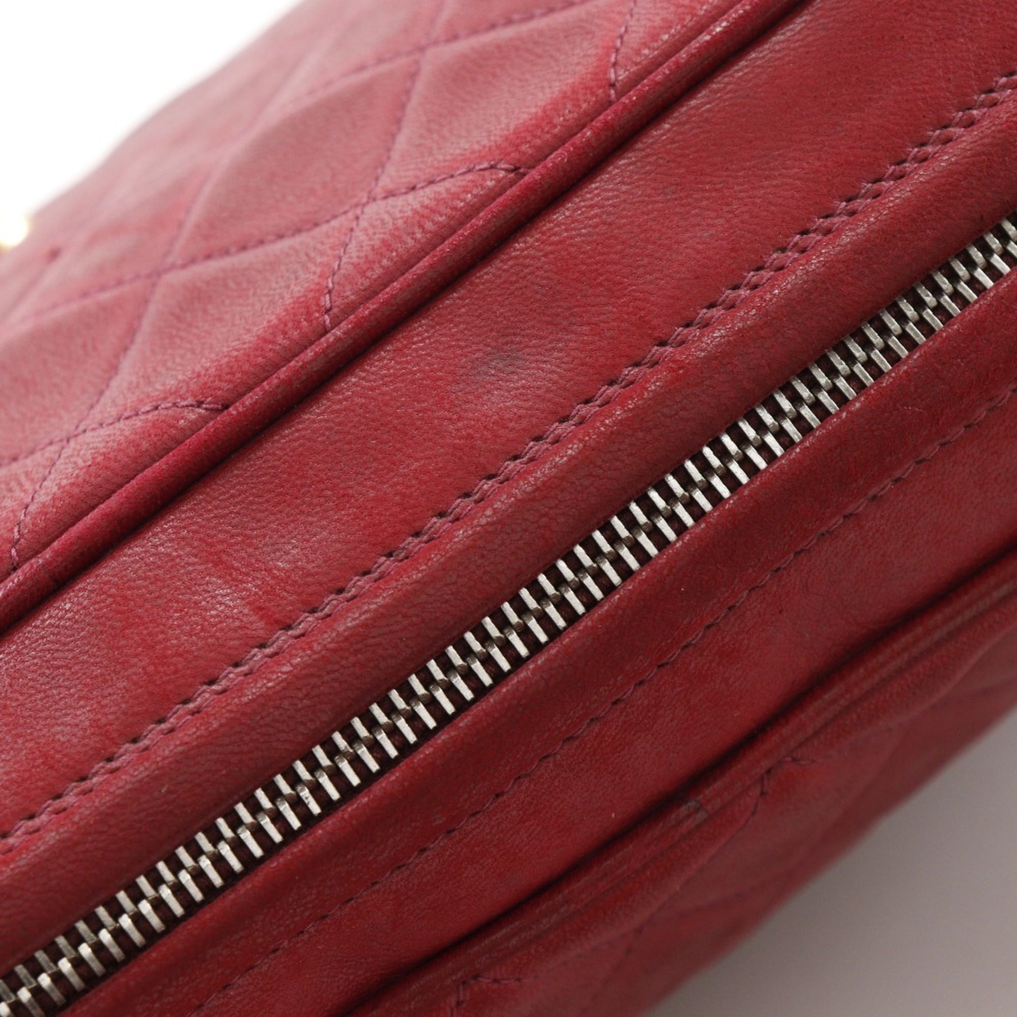 Chanel Matelasse Red Color Leather Shoulder Bag (Pre-Owned)