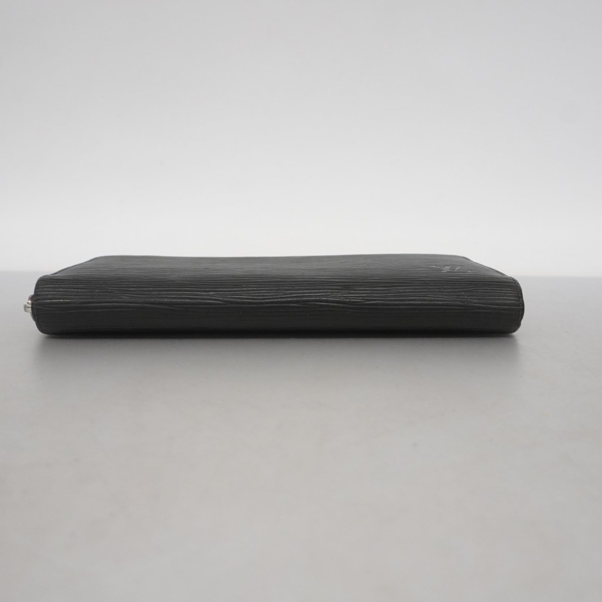 Louis Vuitton Noir Long Wallet (Bi-Fold) (Pre-Owned)