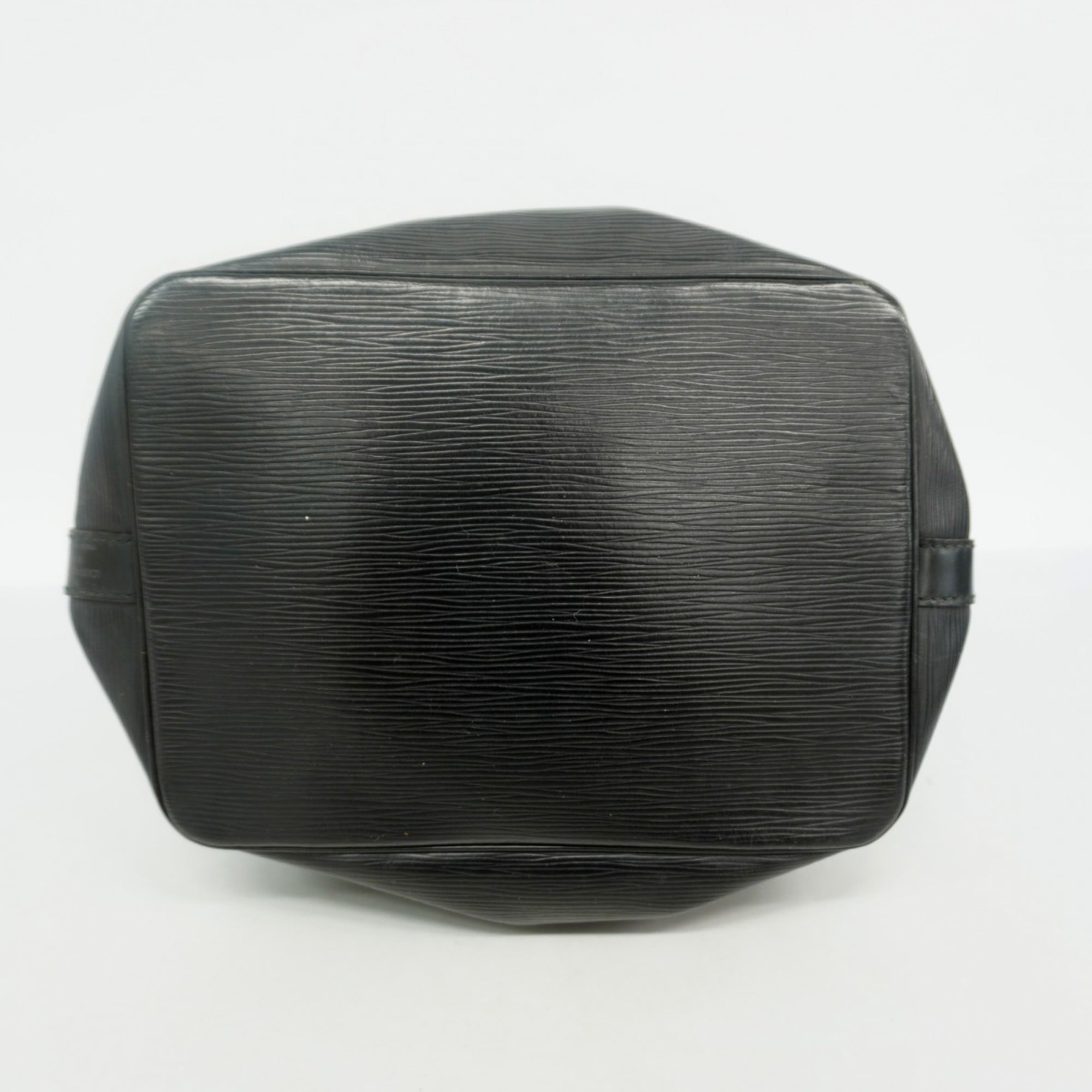 Louis Vuitton Noir Shoulder Bag (Pre-Owned)