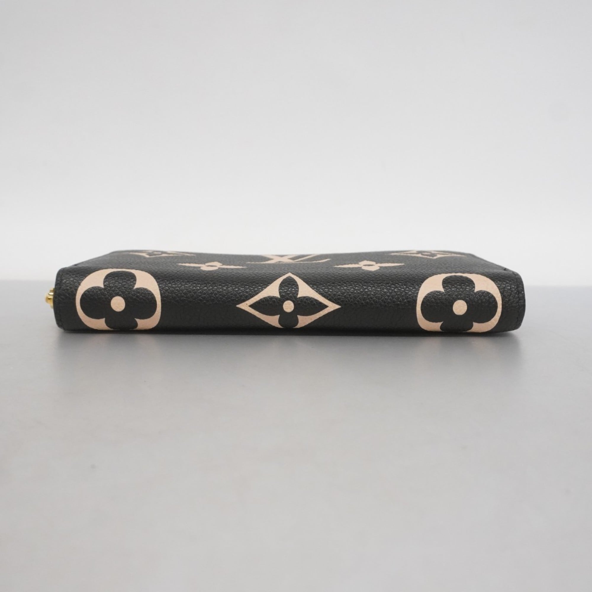 Louis Vuitton Beige Black Long Wallet (Bi-Fold) (Pre-Owned)