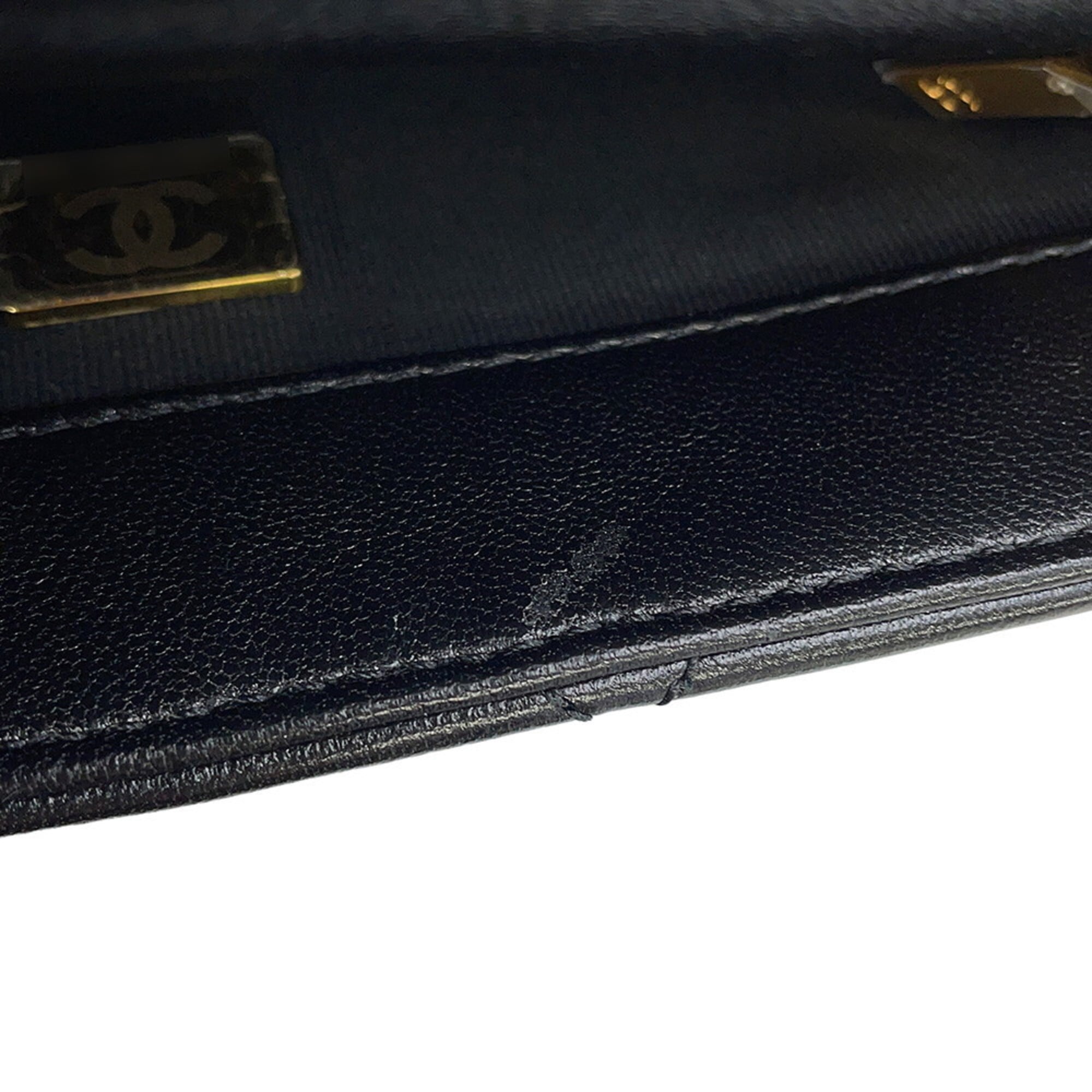 Chanel Matelasse Black Leather Shoulder Bag (Pre-Owned)