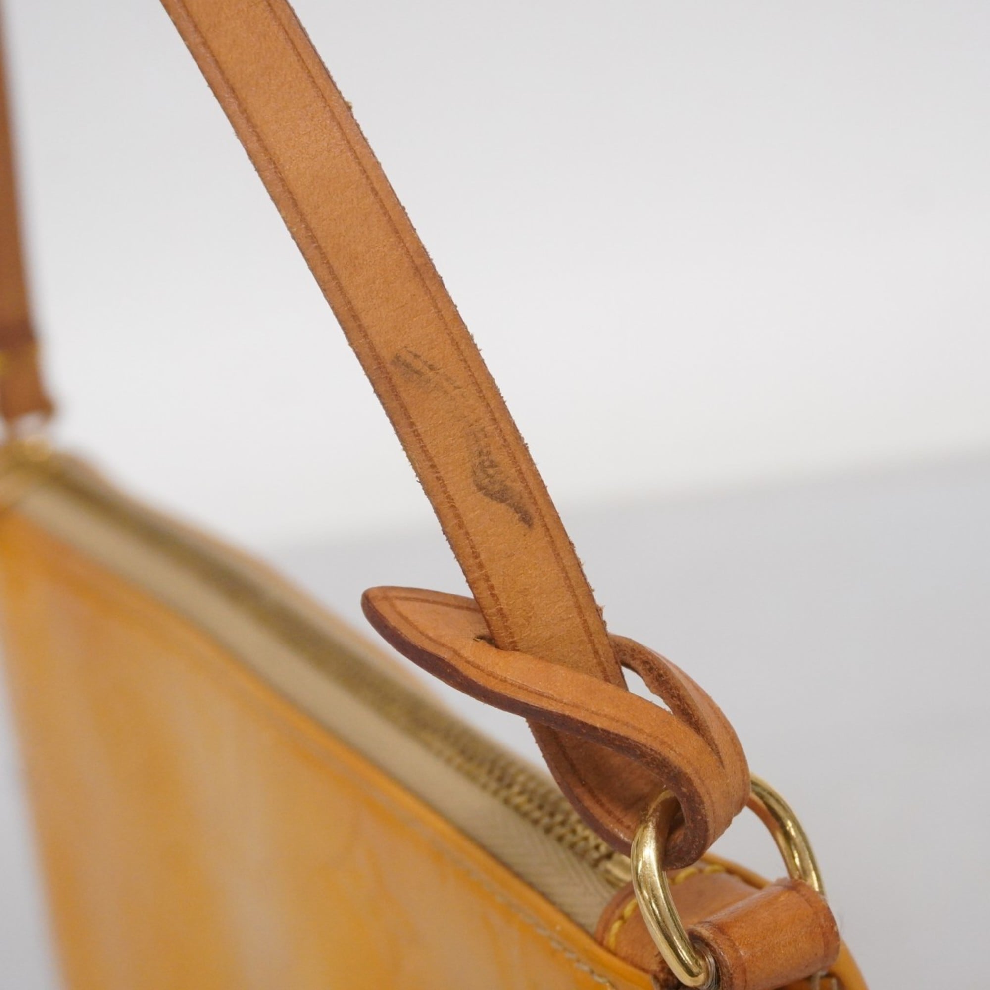 Louis Vuitton Beige Pouch (Pre-Owned)