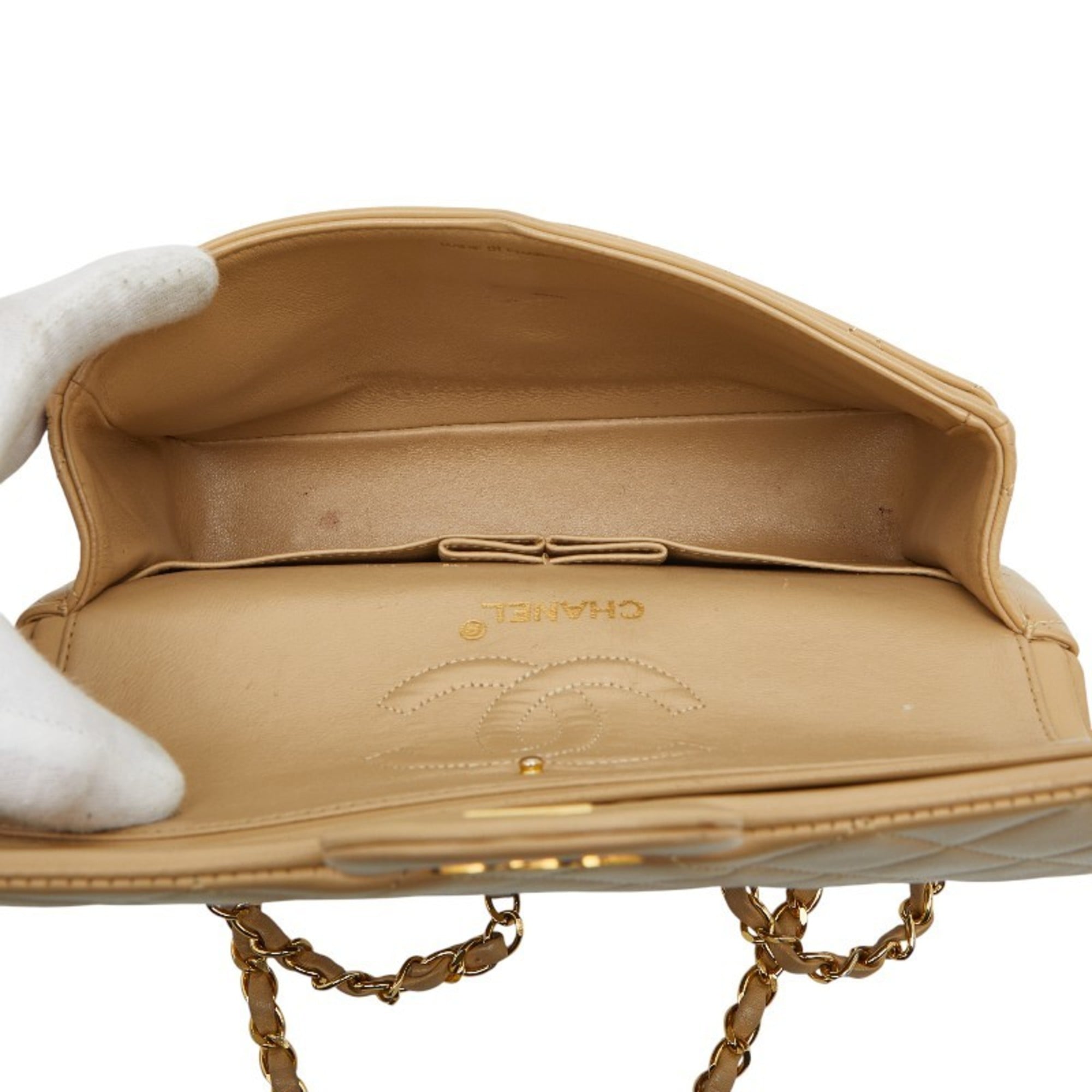 Chanel Beige Leather Shoulder Bag (Pre-Owned)