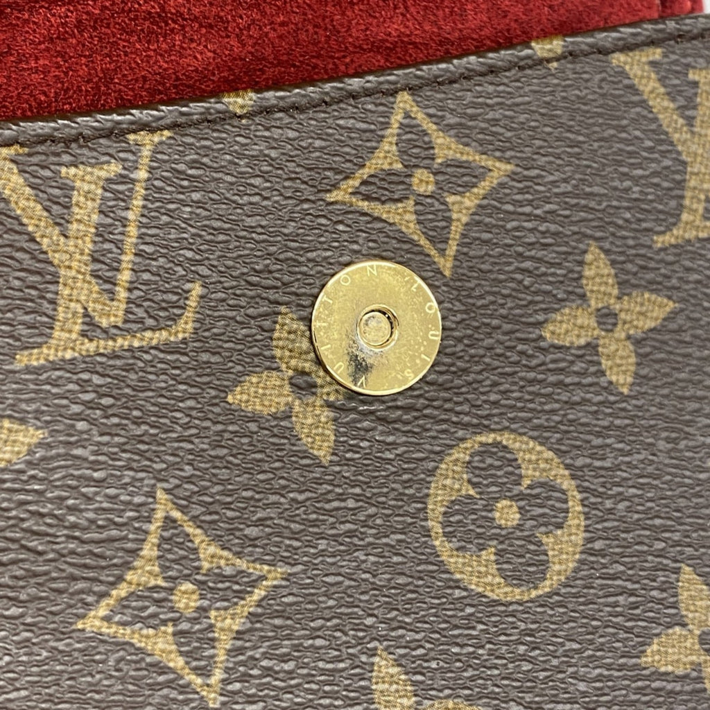 Louis Vuitton Brown Shoulder Bag (Pre-Owned)