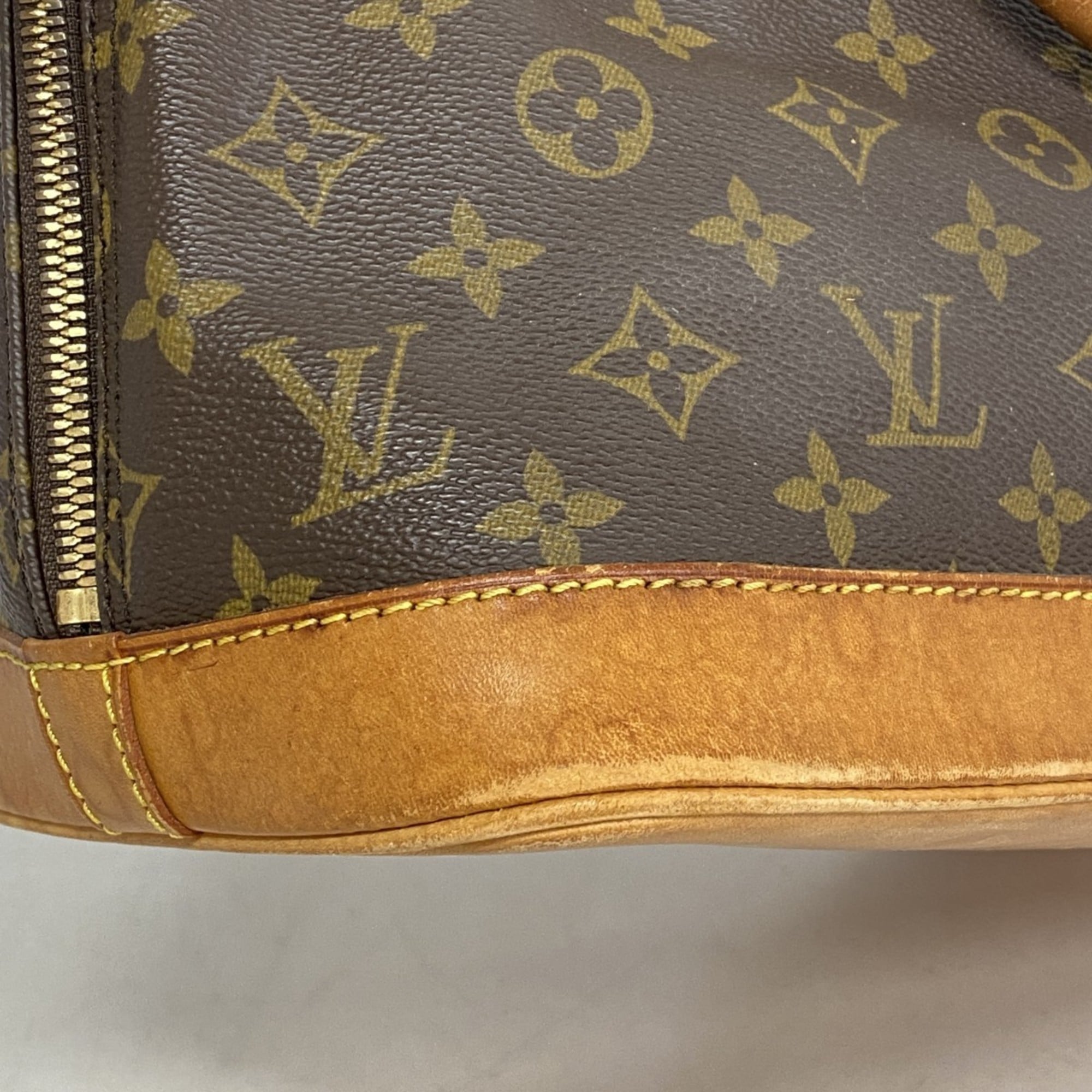 Louis Vuitton Brown Handbag (Pre-Owned)