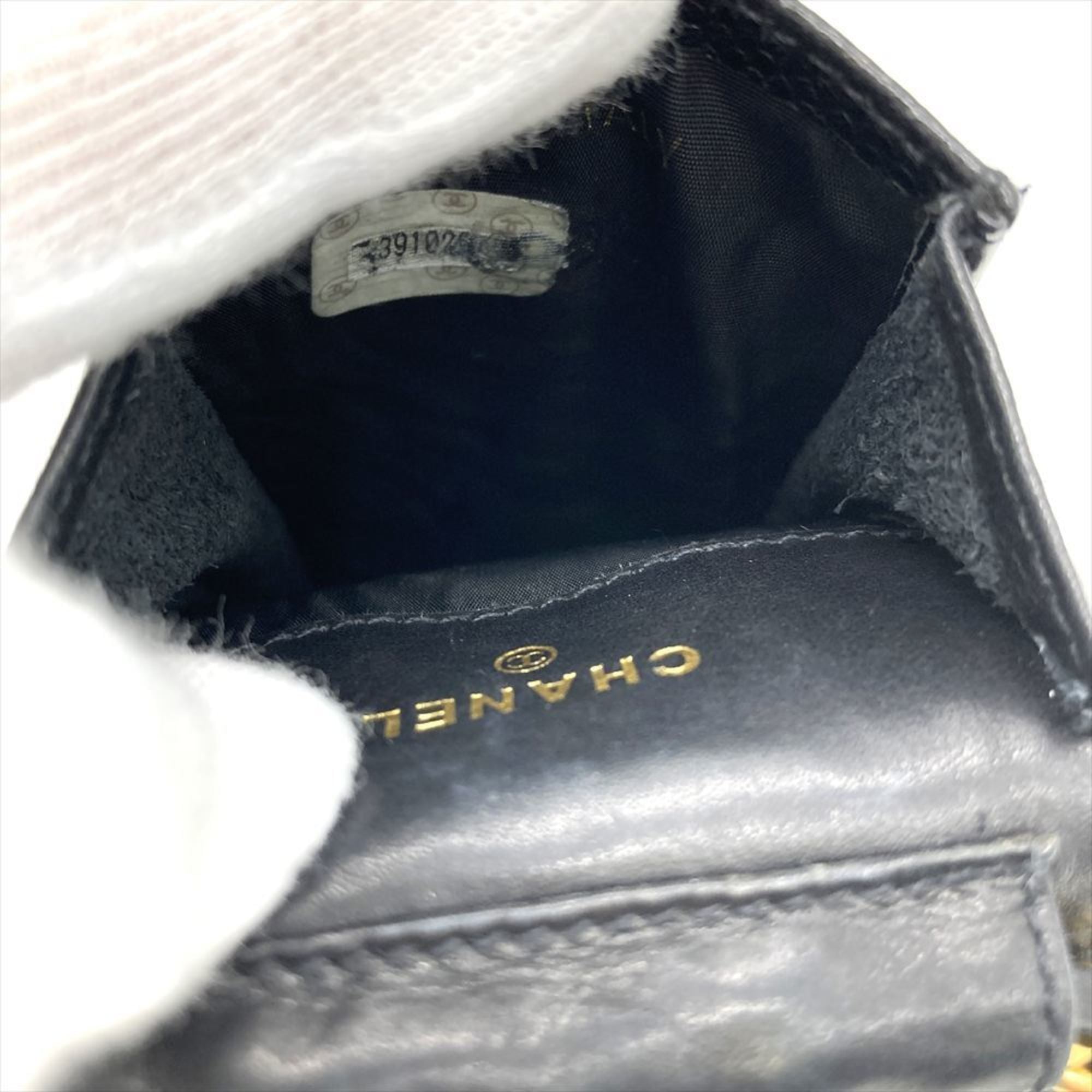 Chanel Black Grained Calfskin Shoulder Bag (Pre-Owned)