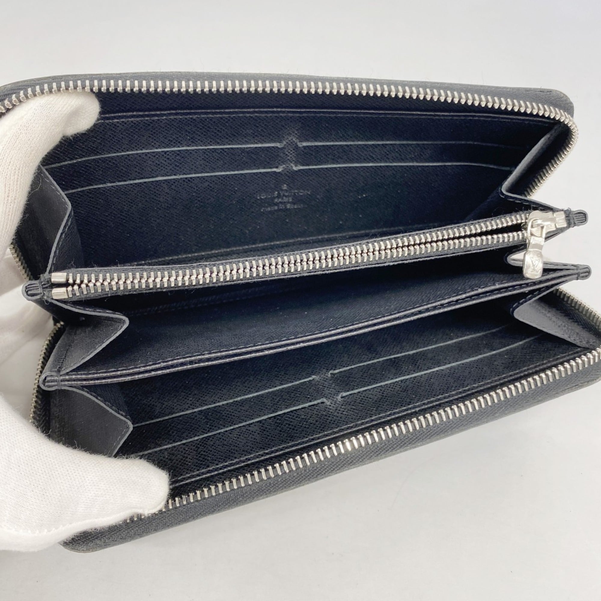 Louis Vuitton Noir Long Wallet (Bi-Fold) (Pre-Owned)