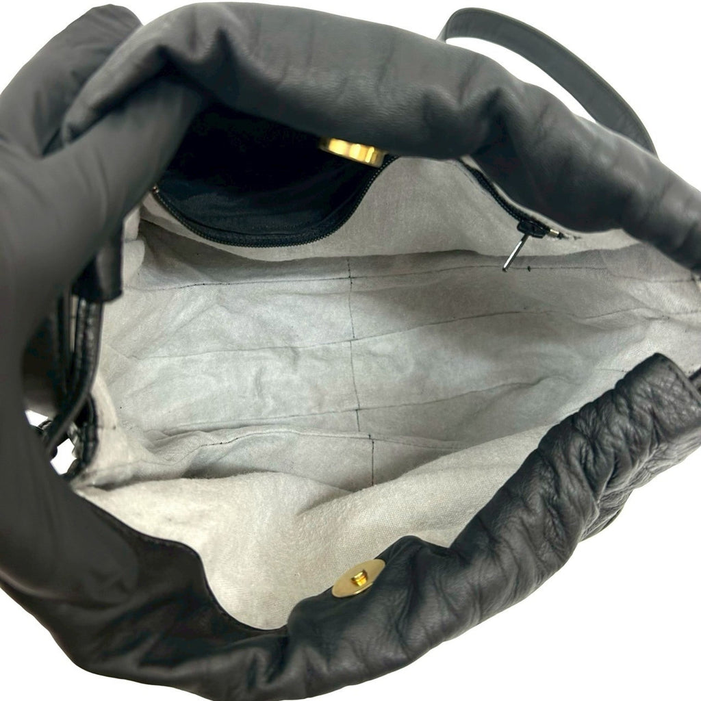 Loewe Black Leather Pochette Shoulder Bag (Pre-Owned)