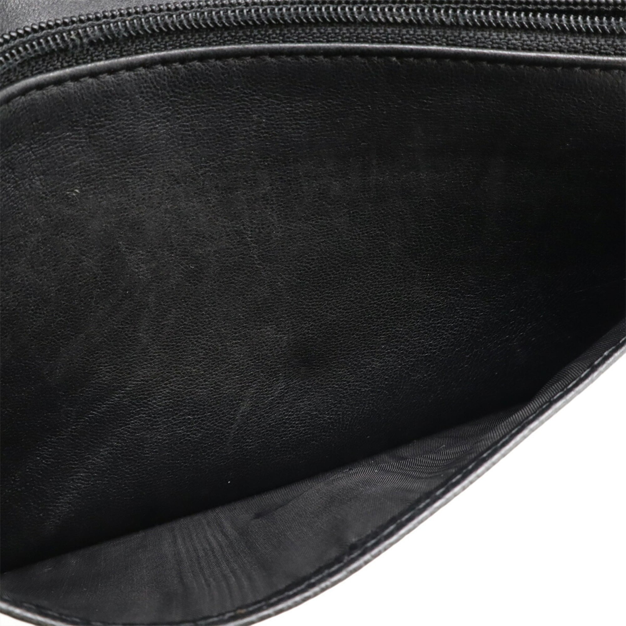 Chanel Black Grained Calfskin Pochette Shoulder Bag (Pre-Owned)