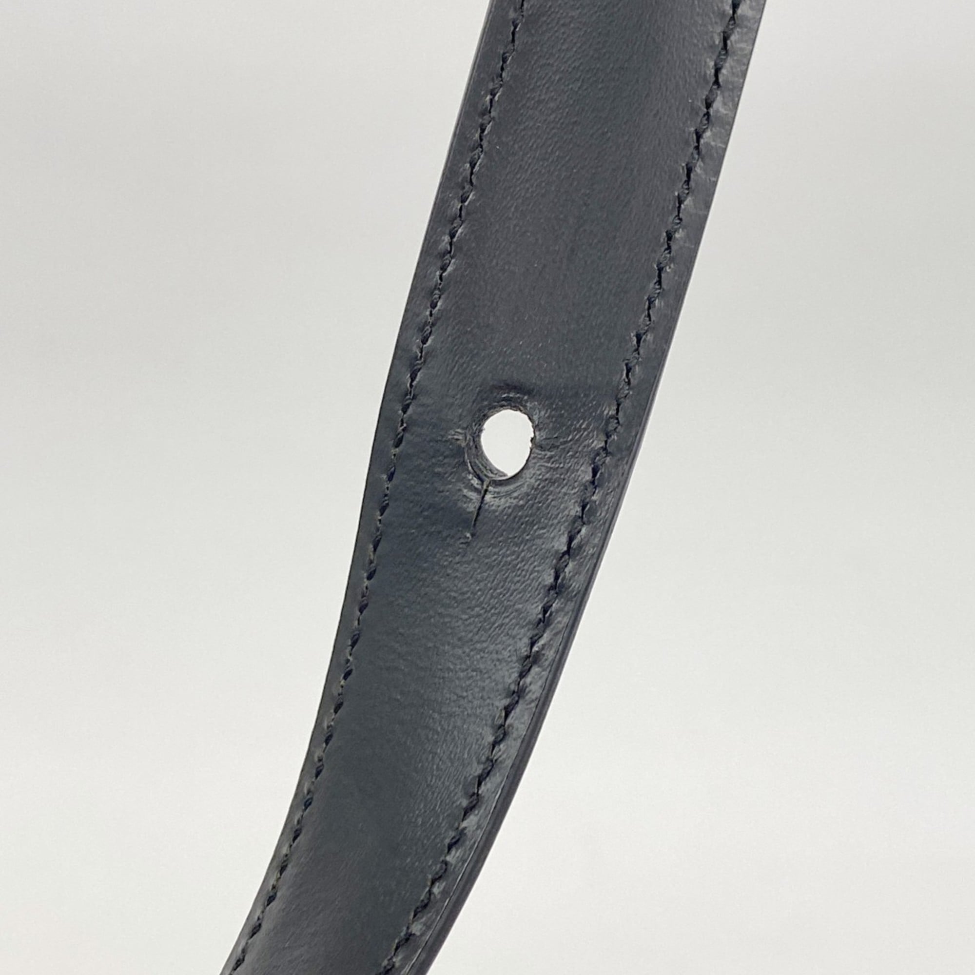 Louis Vuitton Noir Shoulder Bag (Pre-Owned)