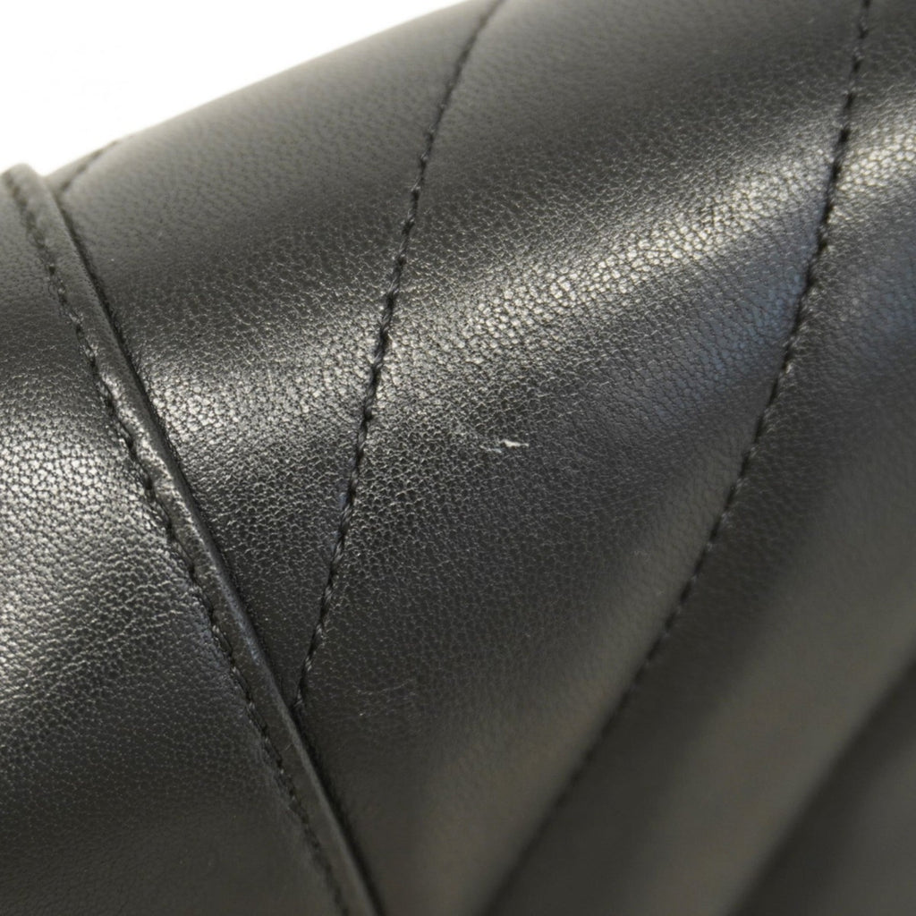 Chanel Black Leather Shoulder Bag (Pre-Owned)