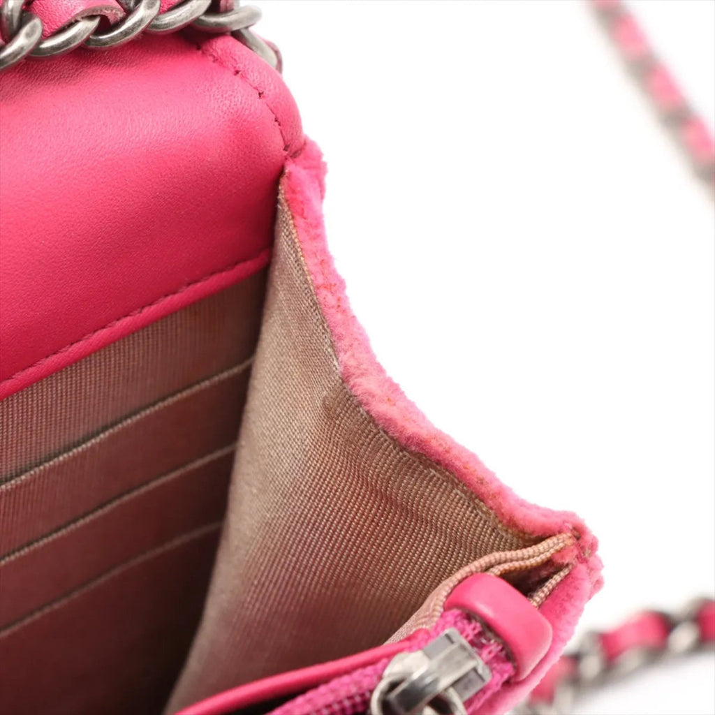 Chanel Pink Shoulder Bag (Pre-Owned)