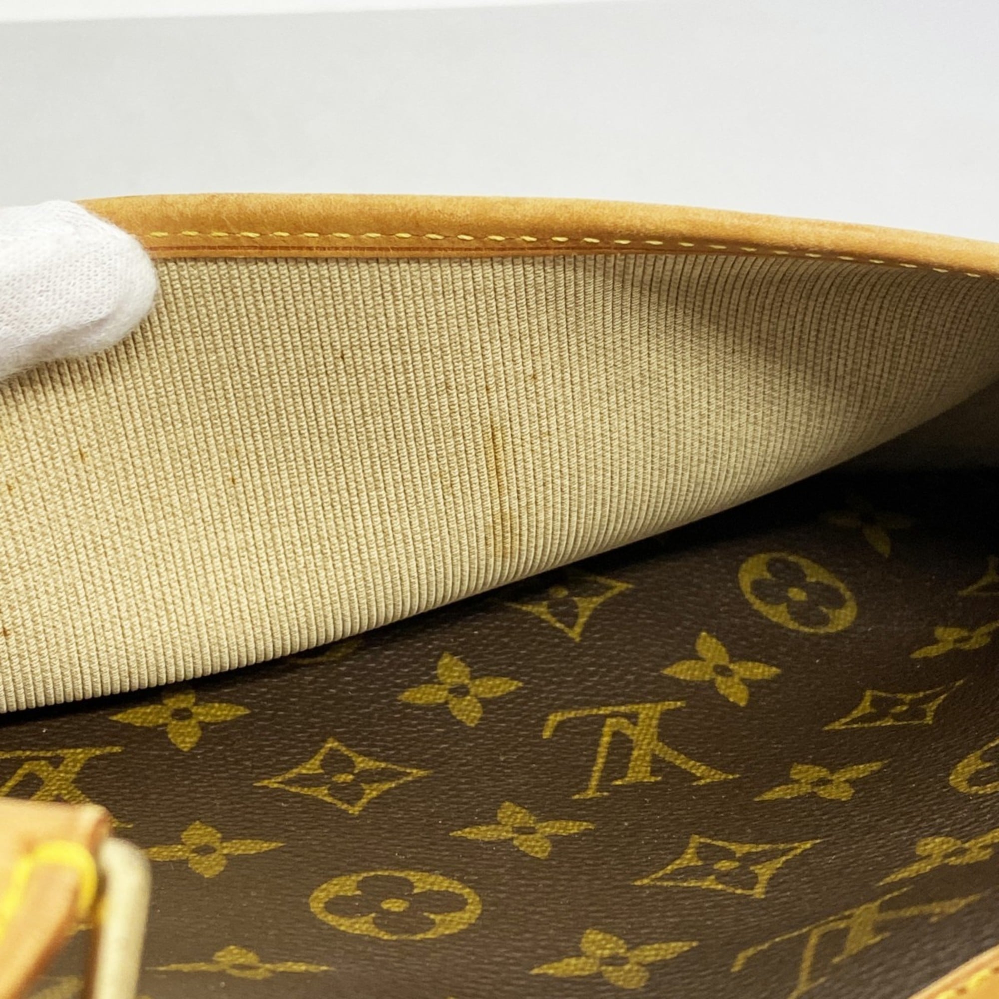 Louis Vuitton Brown Handbag (Pre-Owned)