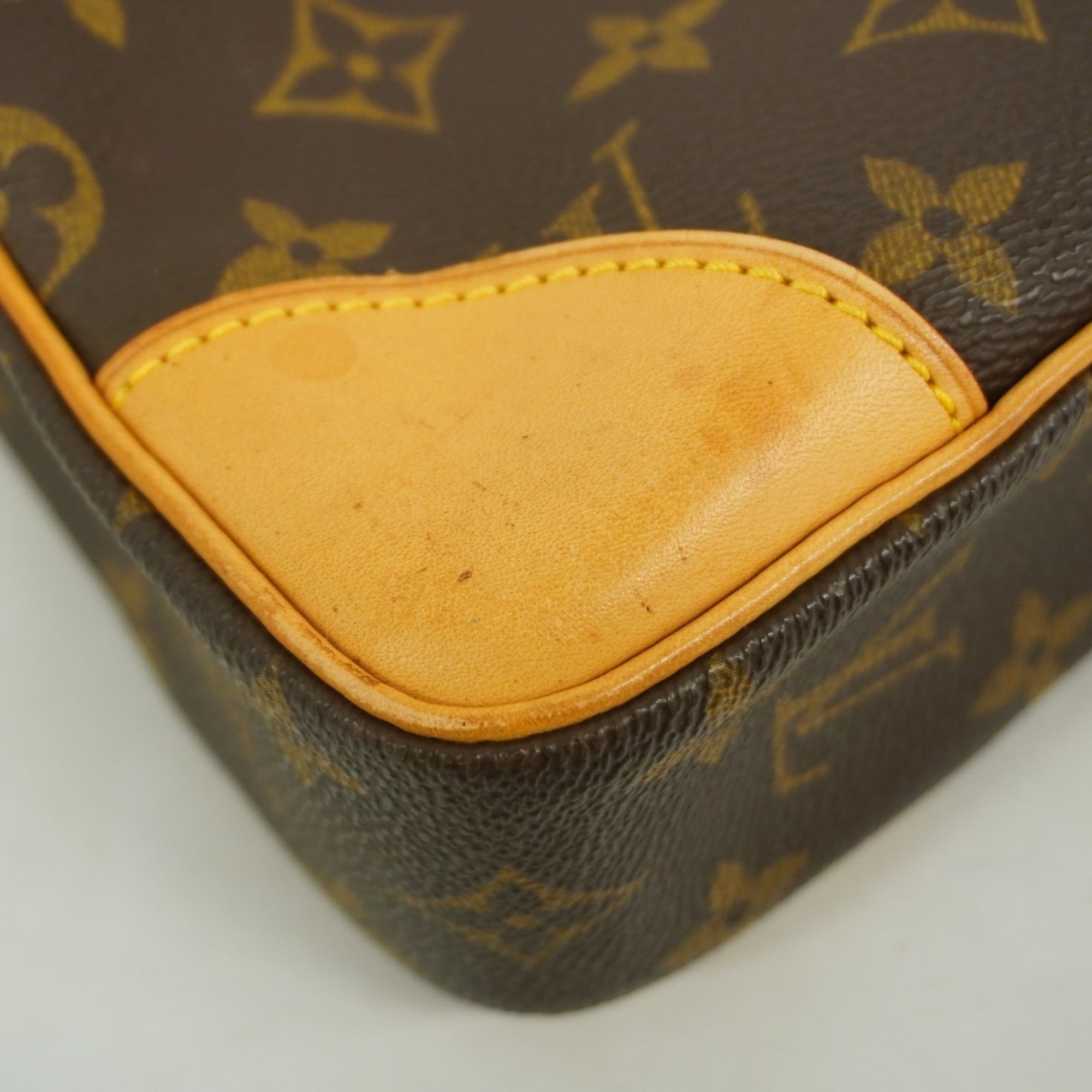 Louis Vuitton Brown Briefcase (Pre-Owned)