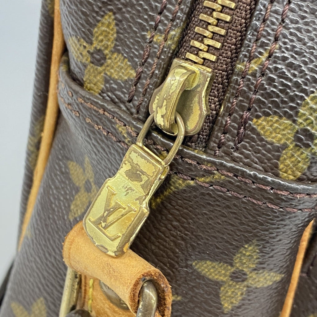 Louis Vuitton Brown Shoulder Bag (Pre-Owned)