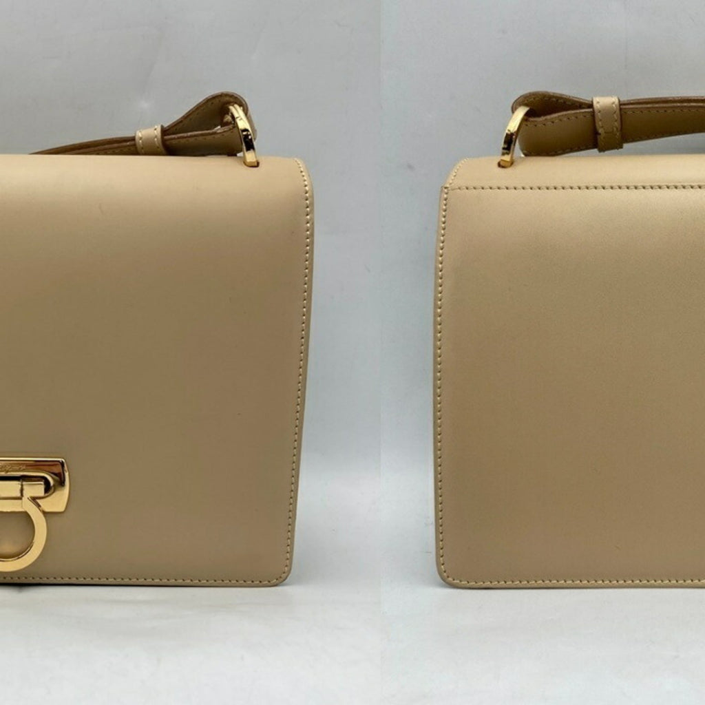 Salvatore Ferragamo Beige Leather Shoulder Bag (Pre-Owned)