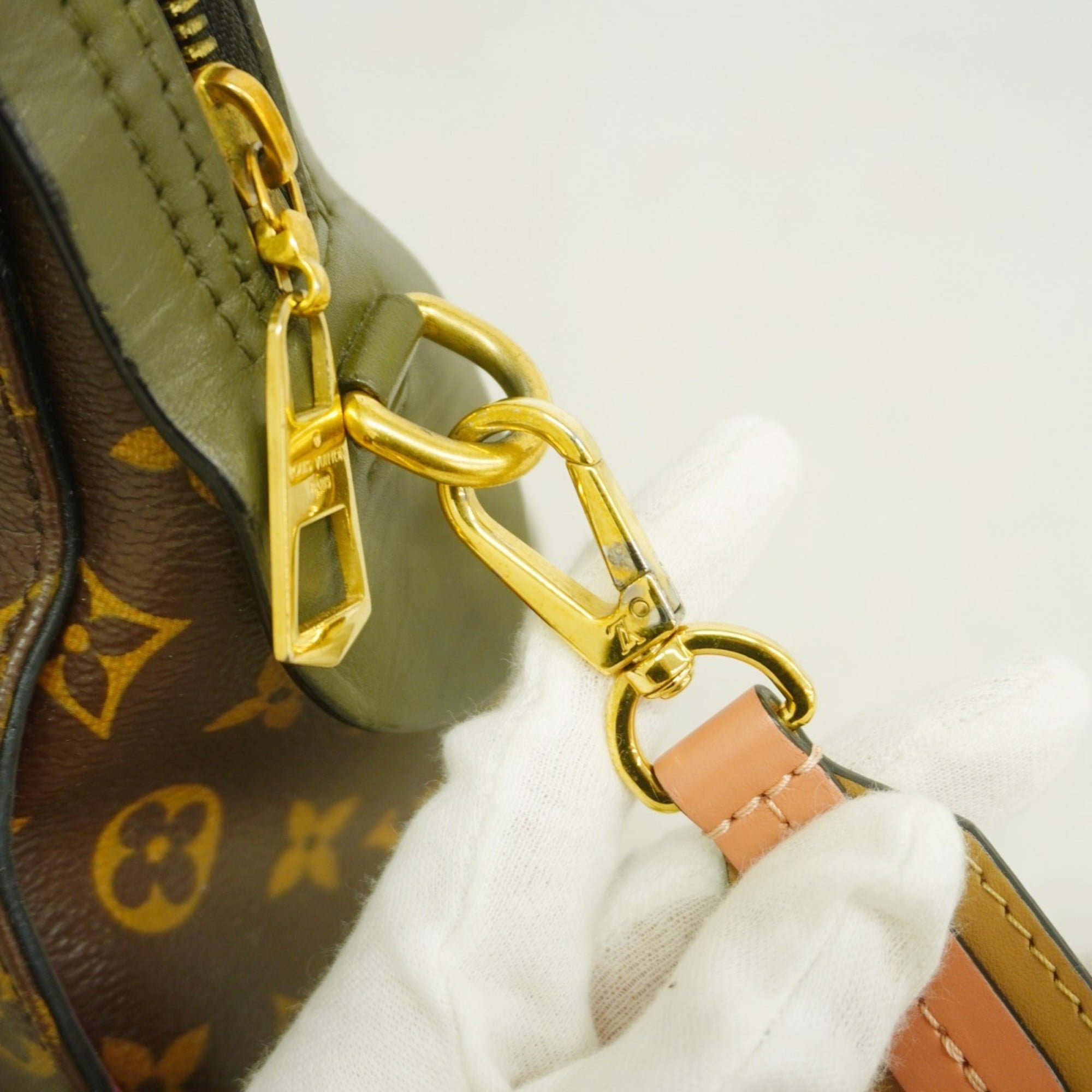 Louis Vuitton Brown Khaki Handbag (Pre-Owned)
