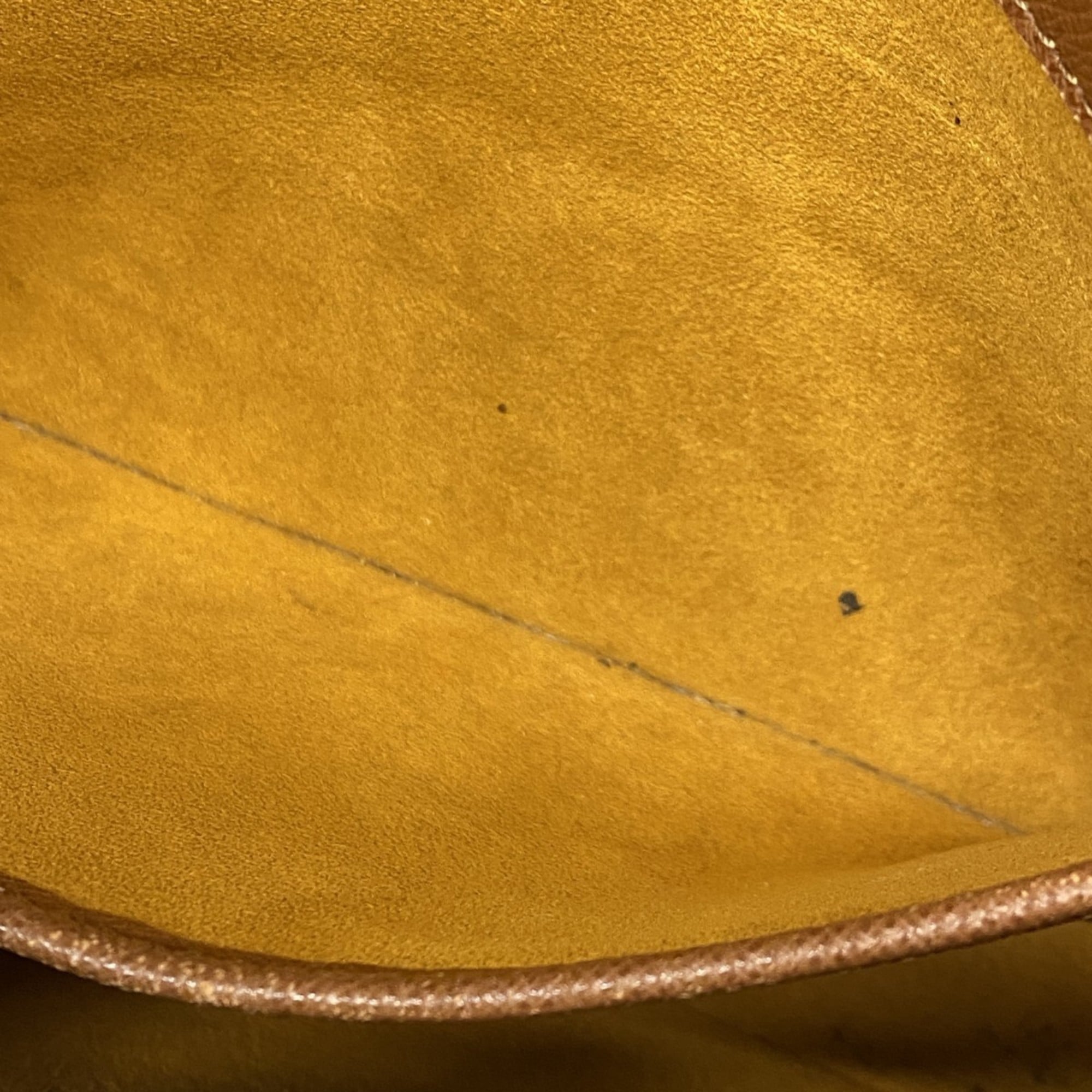 Louis Vuitton Brown Shoulder Bag (Pre-Owned)