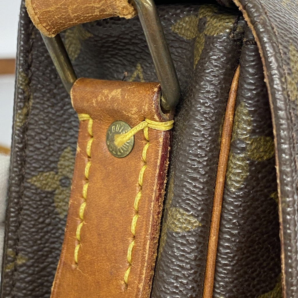 Louis Vuitton Brown Shoulder Bag (Pre-Owned)