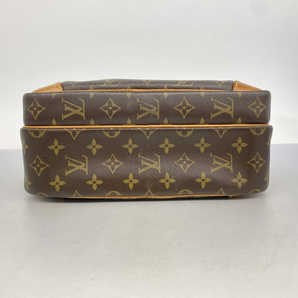 Louis Vuitton Brown Shoulder Bag (Pre-Owned)