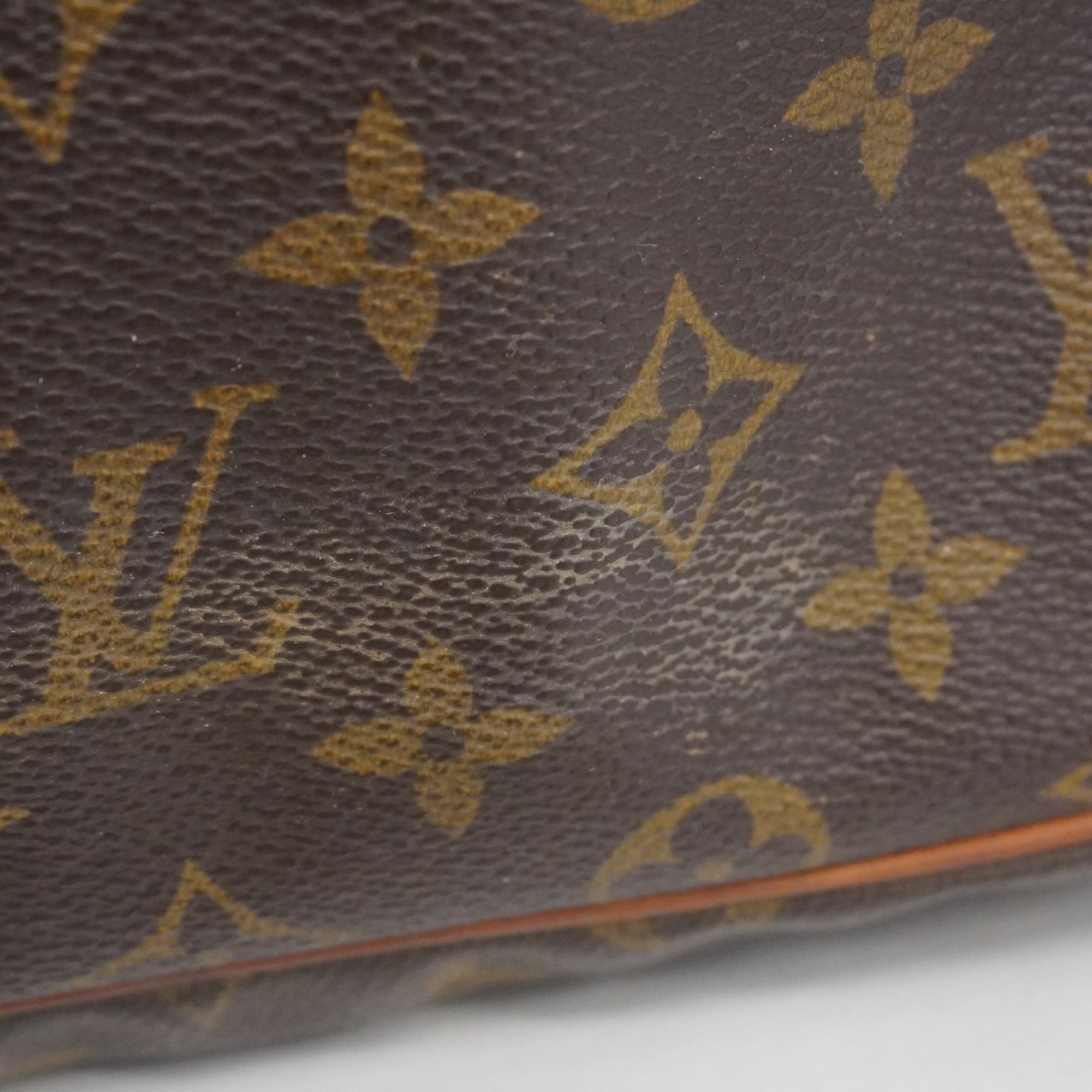Louis Vuitton Brown Clutch Bag (Pre-Owned)