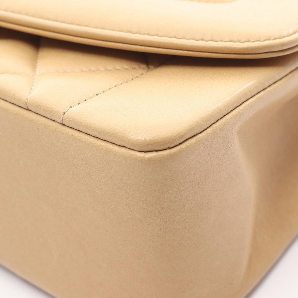 Chanel Beige Leather Shoulder Bag (Pre-Owned)