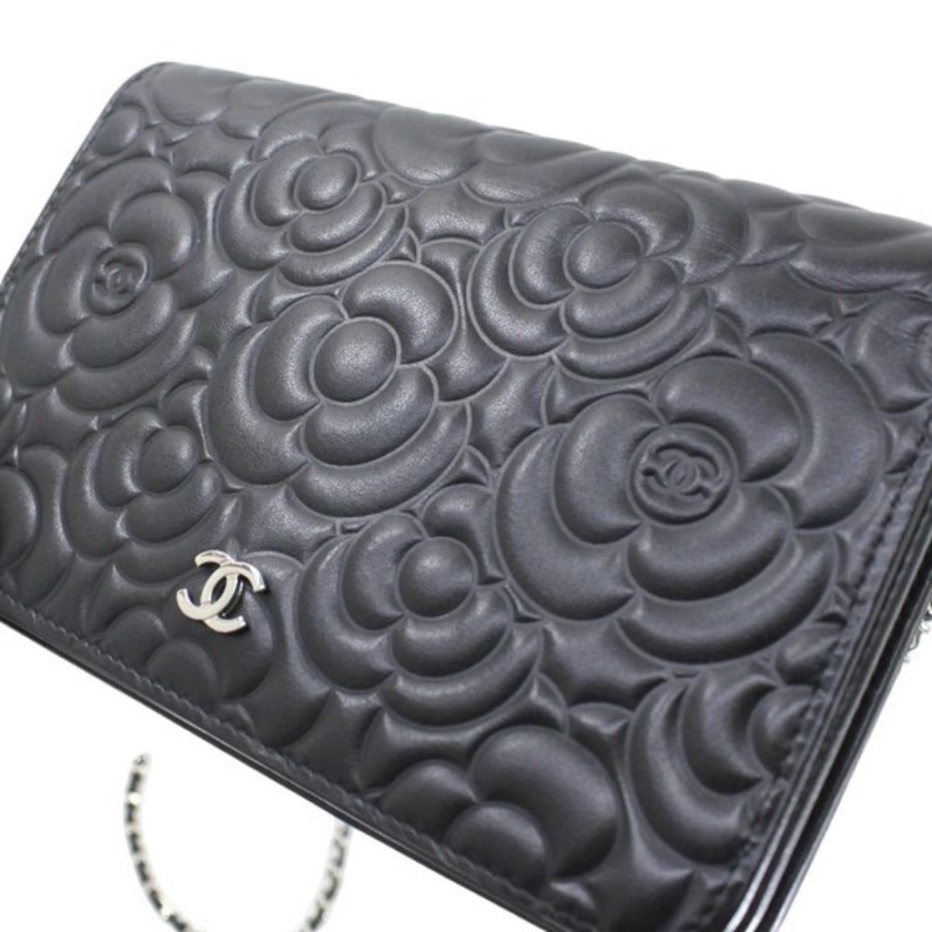 Chanel Black Leather Shoulder Bag (Pre-Owned)