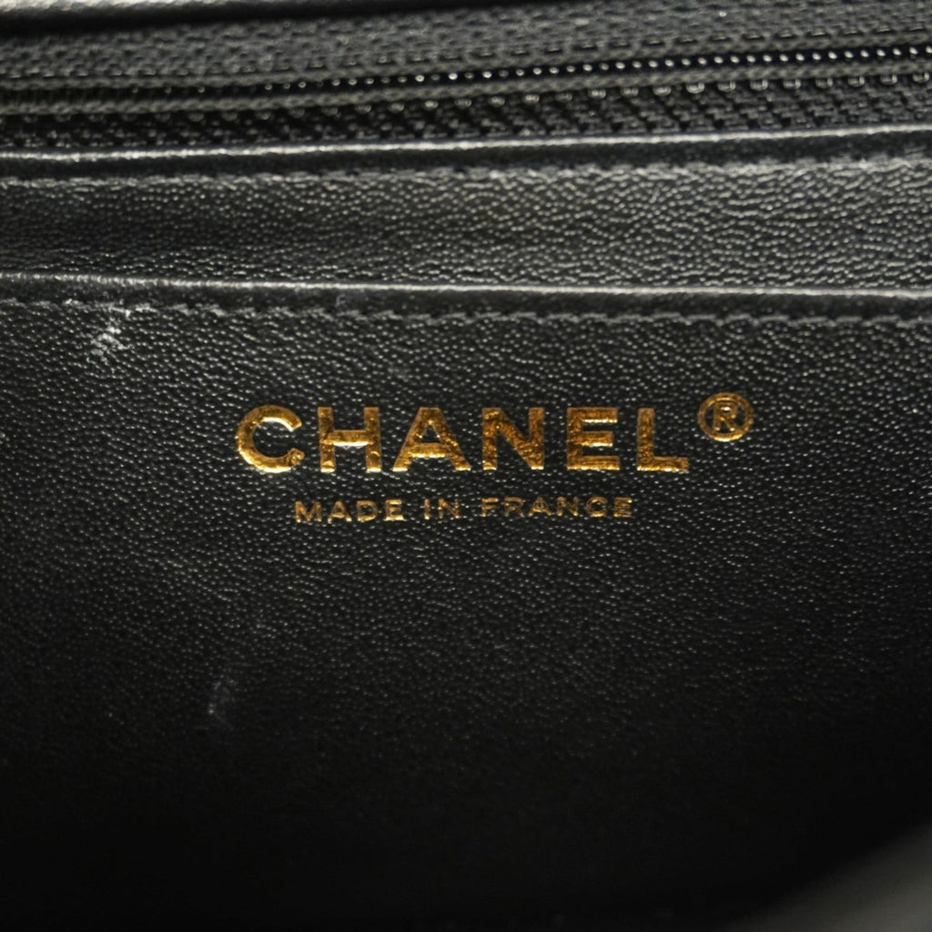 Chanel Black Leather Shoulder Bag (Pre-Owned)