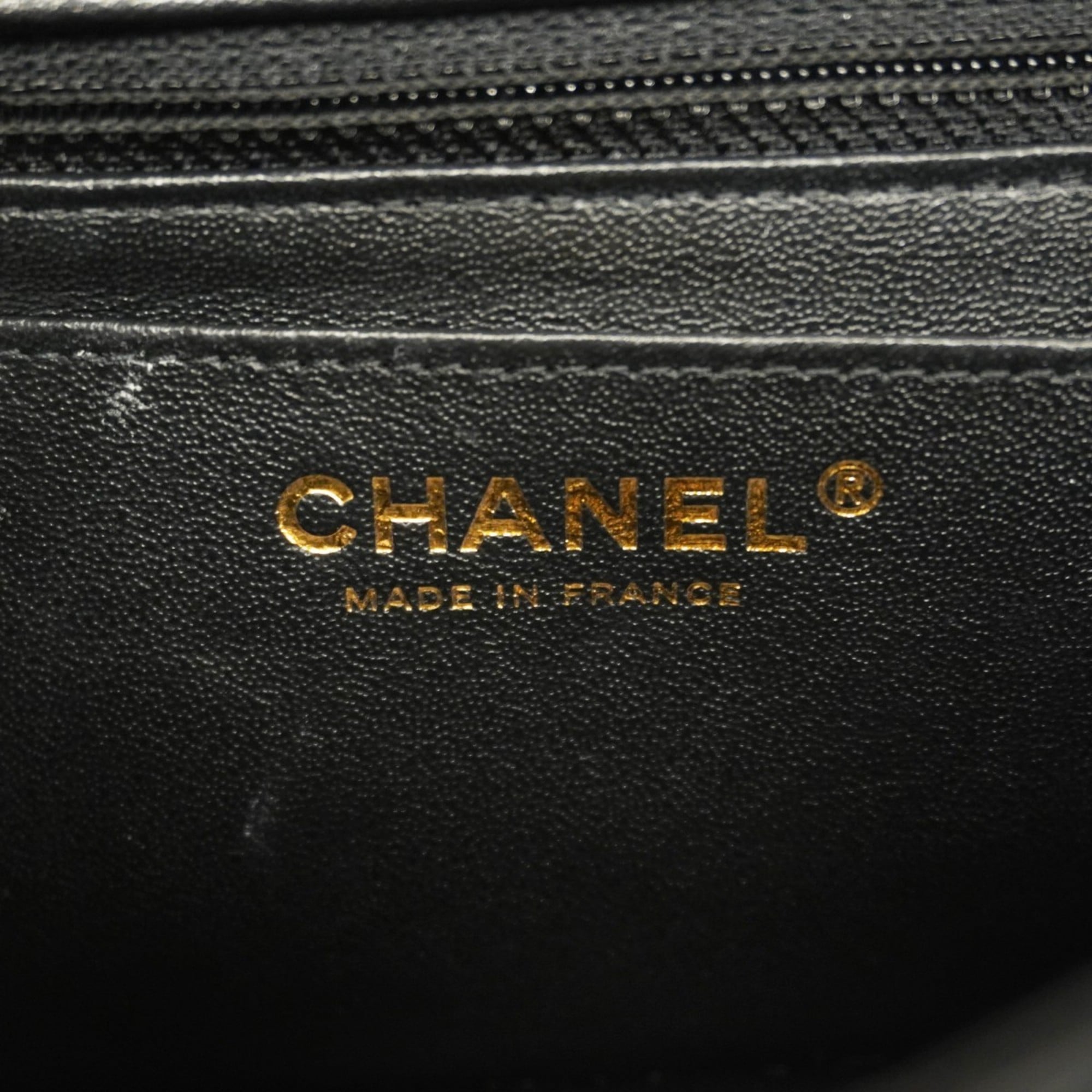 Chanel Black Leather Shoulder Bag (Pre-Owned)