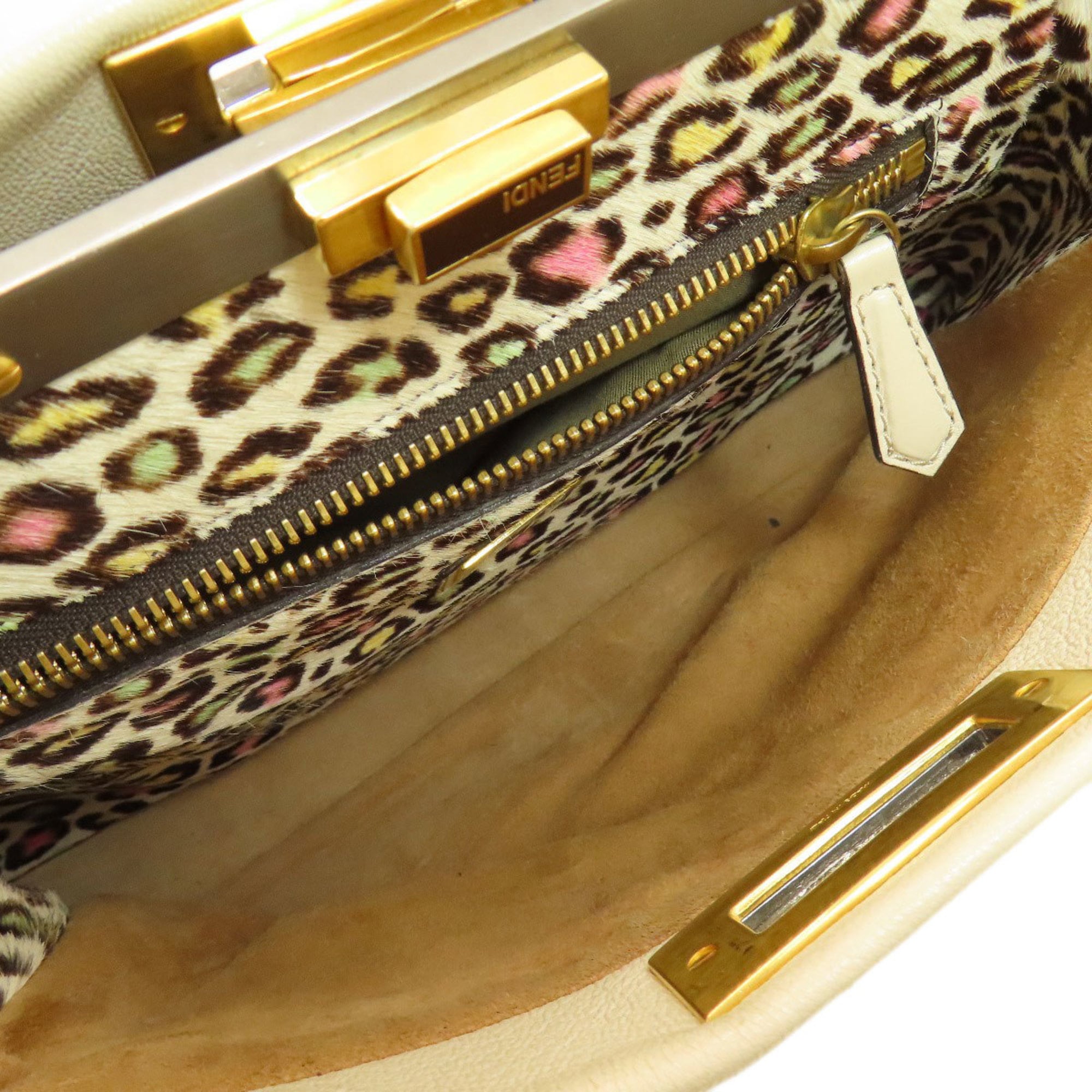 Fendi White Leather Handbag (Pre-Owned)