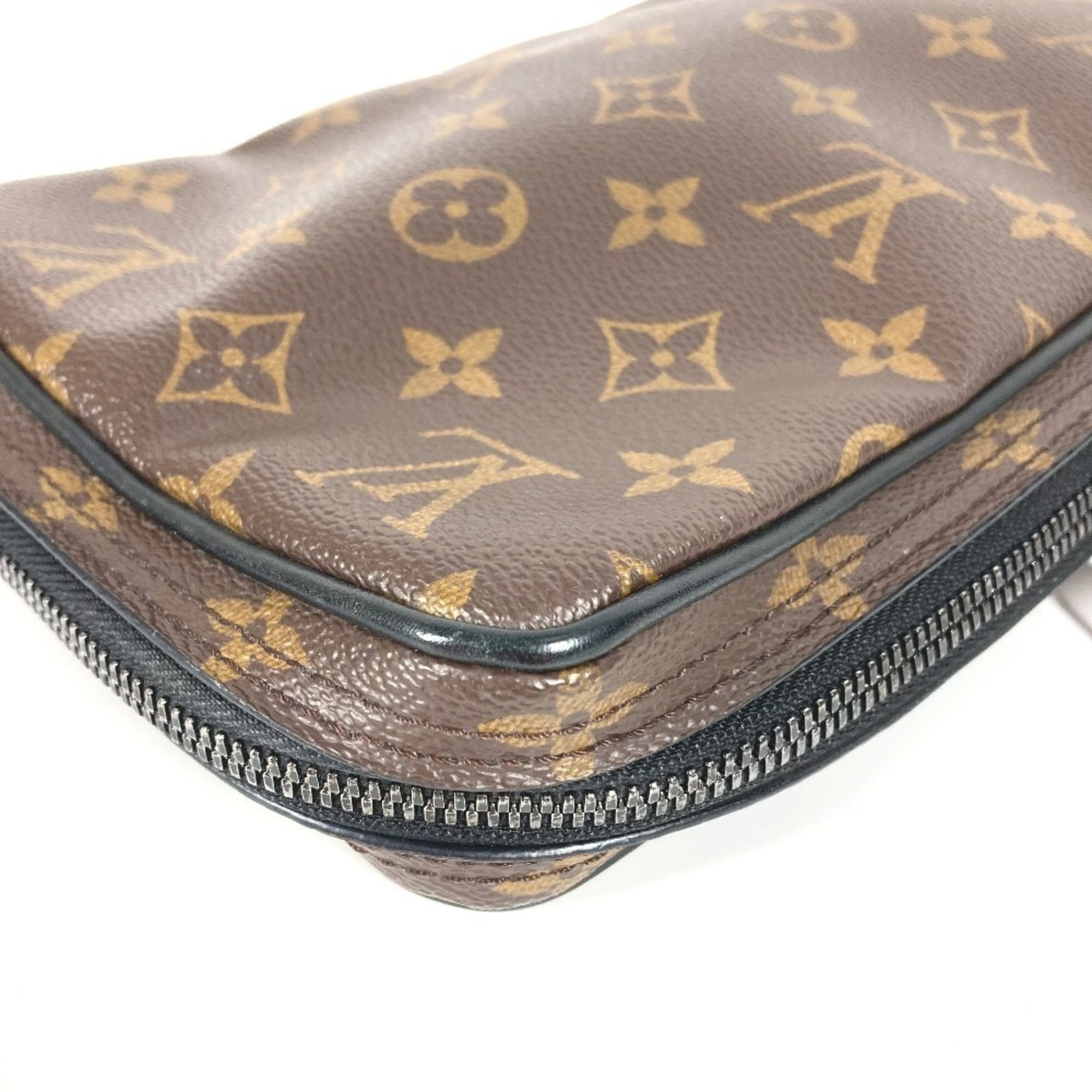 Louis Vuitton Brown Monogram Monogram Leather Pochette Pouch Shoulder Bag (Pre-Owned)