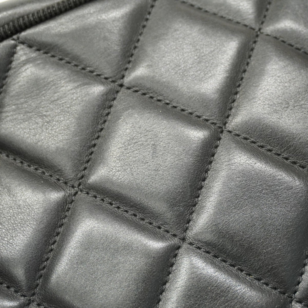 Chanel Black Leather Shoulder Bag (Pre-Owned)