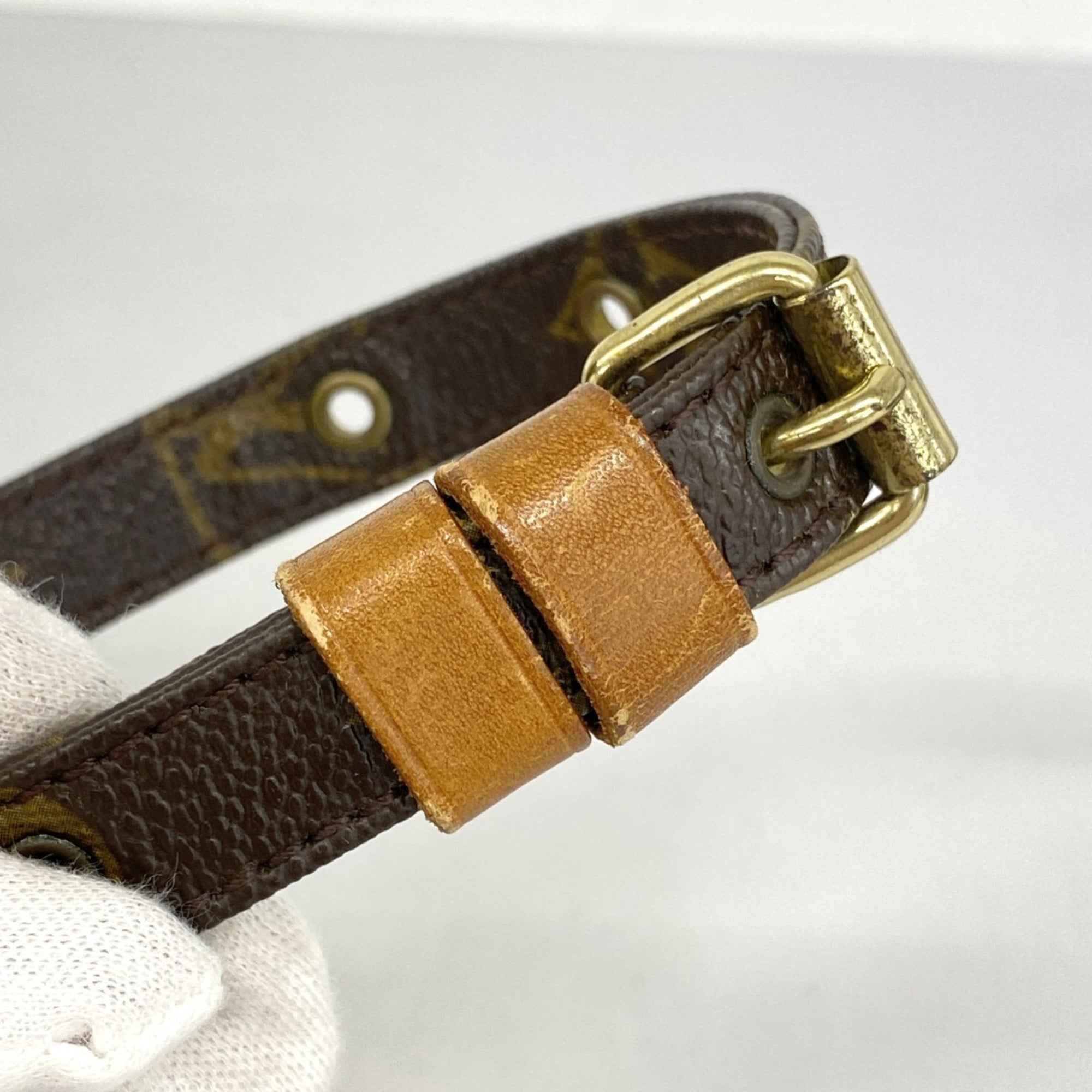 Louis Vuitton Brown Shoulder Bag (Pre-Owned)