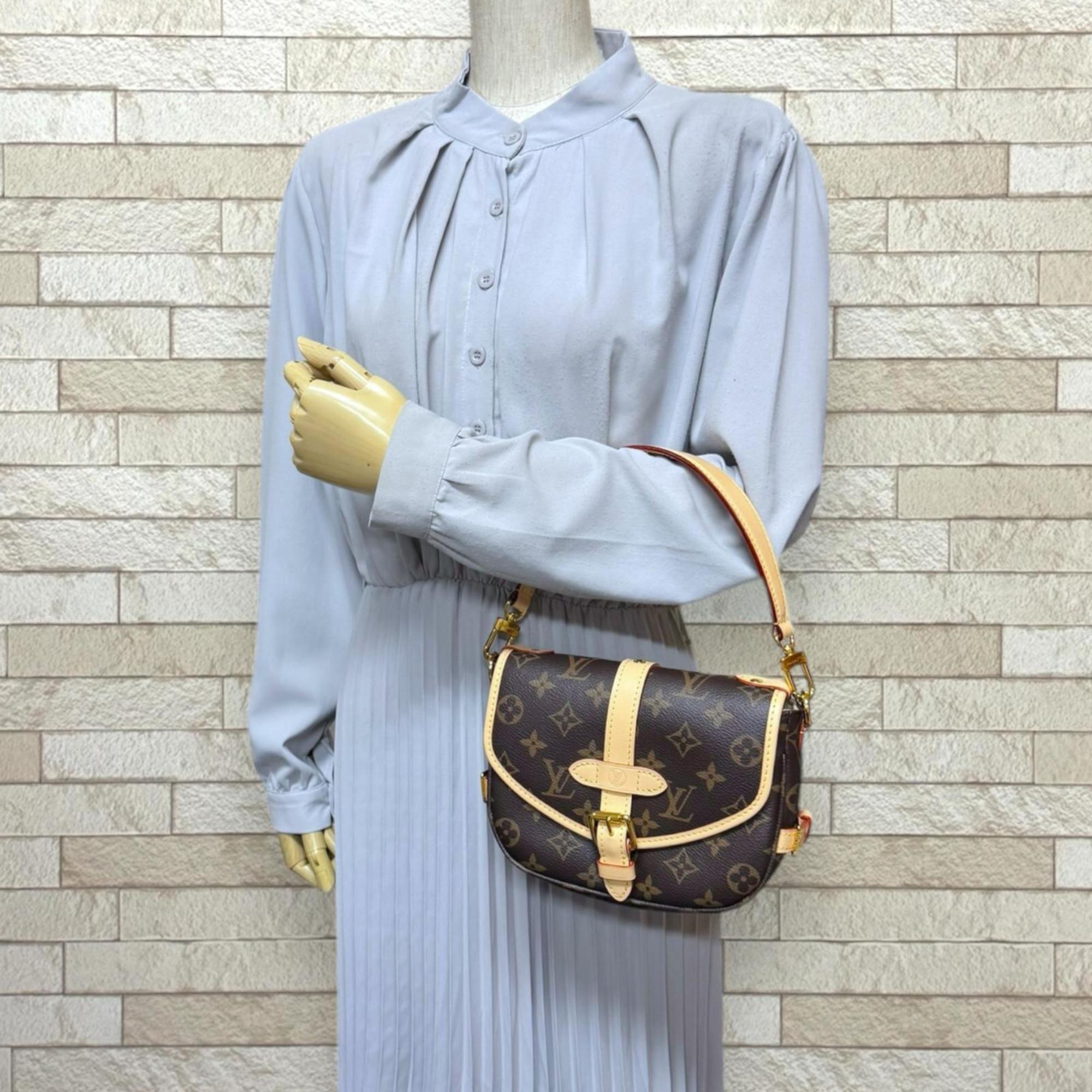 Louis Vuitton Brown Monogram Canvas Shoulder Bag (Pre-Owned)